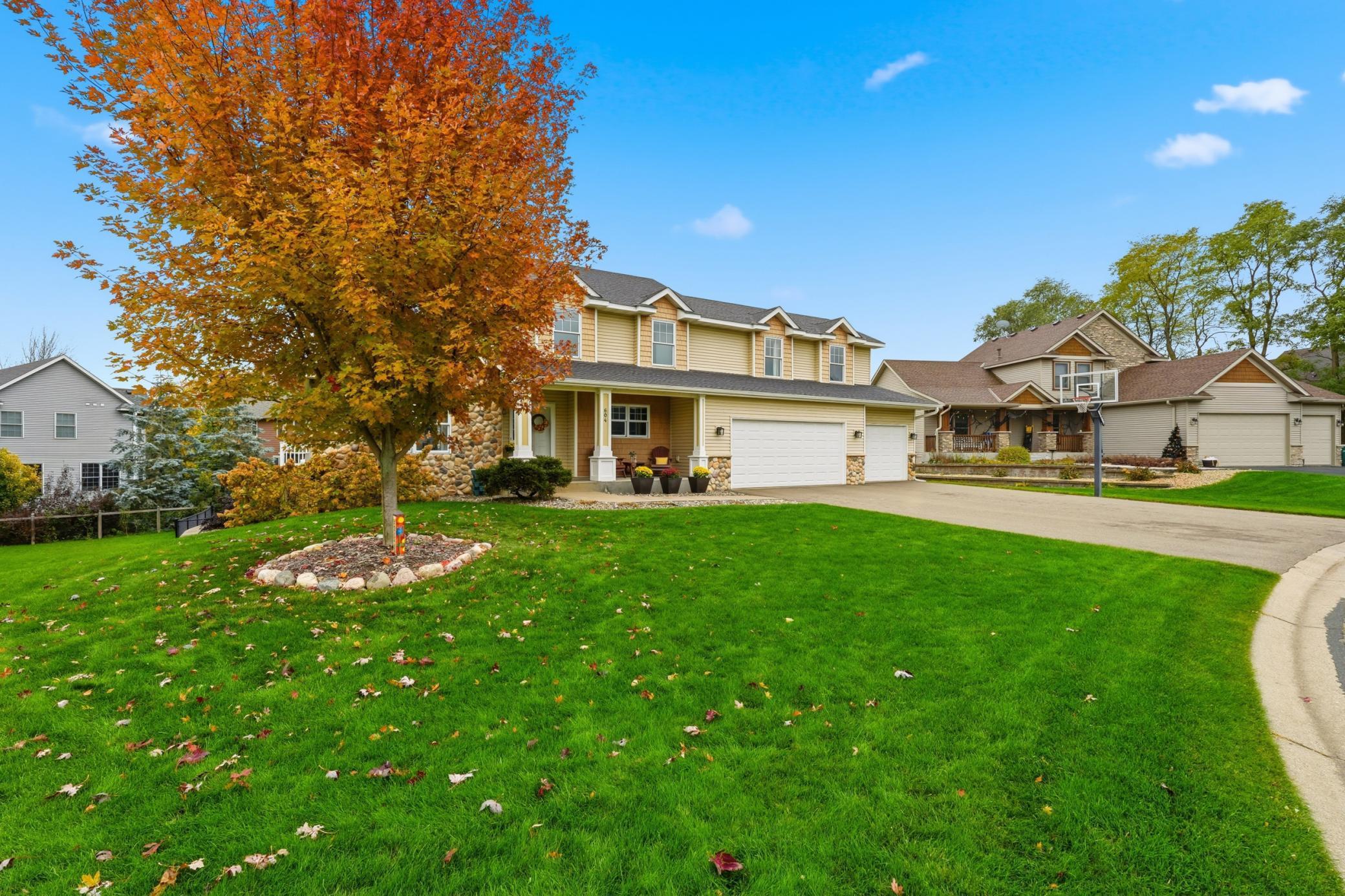 Hudson, Wisconsin, 54016, United States, 5 Bedrooms Bedrooms, ,3 BathroomsBathrooms,Residential,For Sale,1989559