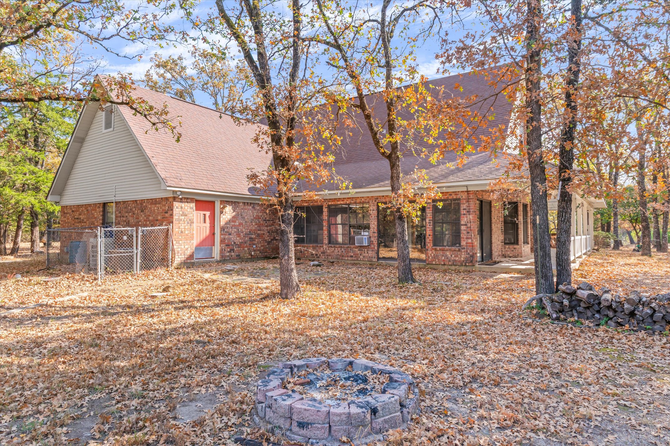 Wills Point, Texas, 75169, United States, 4 Bedrooms Bedrooms, ,4 BathroomsBathrooms,Residential,For Sale,1996475