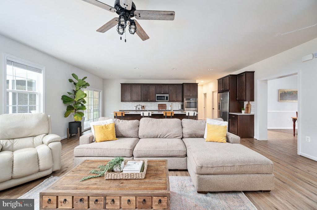 Fredericksburg, Virginia, 22406, United States, 5 Bedrooms Bedrooms, ,4 BathroomsBathrooms,Residential,For Sale,2005971