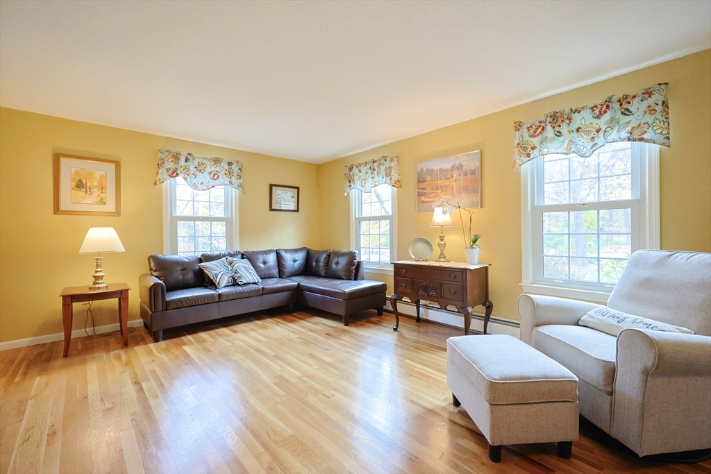 Medway, Massachusetts, 02053, United States, 4 Bedrooms Bedrooms, ,3 BathroomsBathrooms,Residential,For Sale,1991004