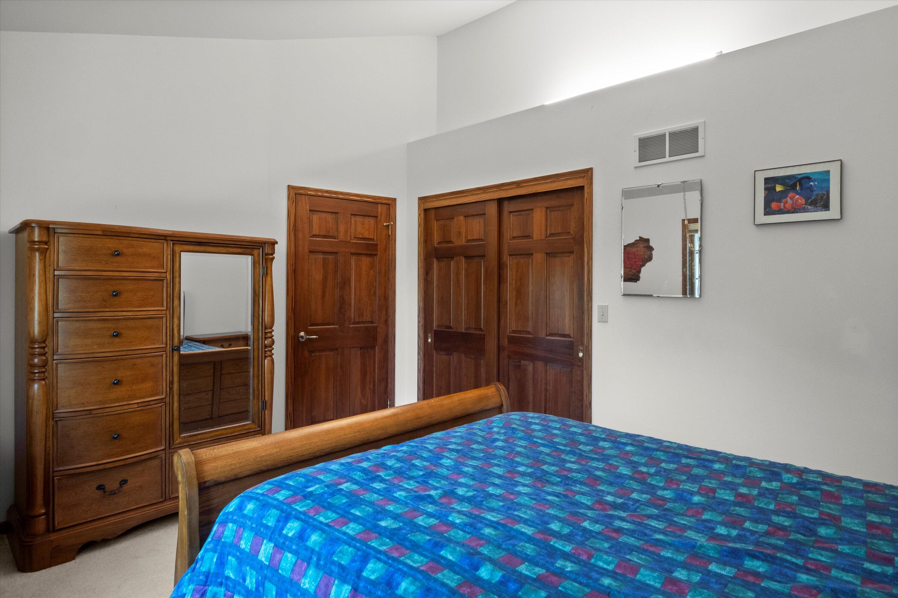 Caledonia, Wisconsin, 53402, United States, 3 Bedrooms Bedrooms, ,3 BathroomsBathrooms,Residential,For Sale,1987324