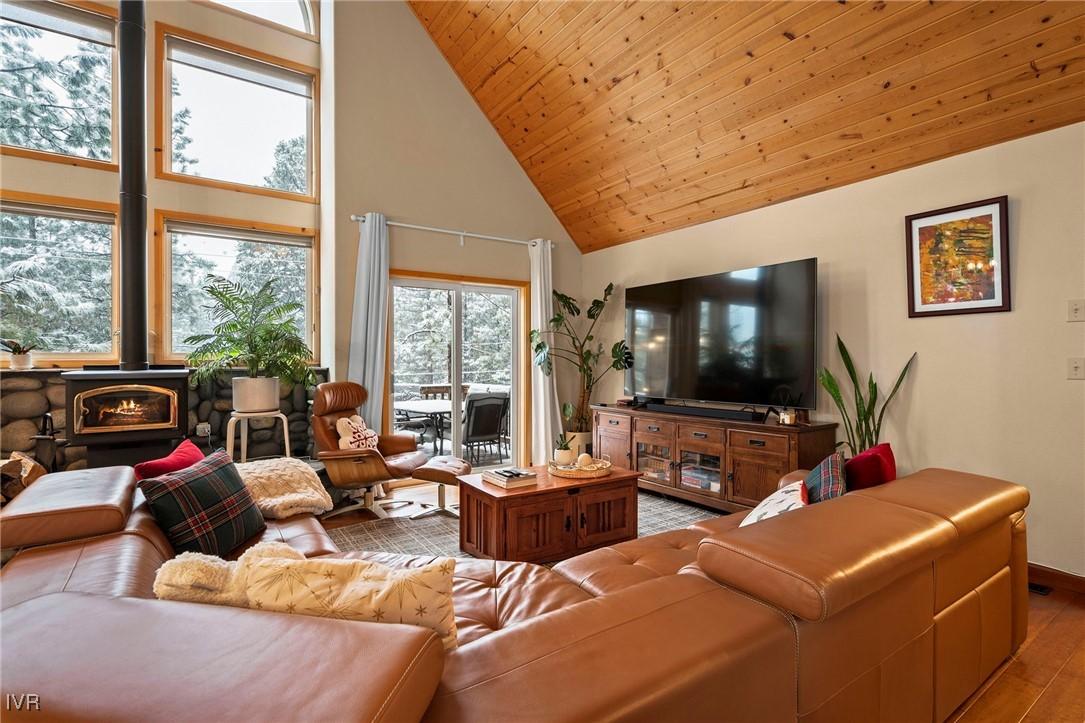 Tahoe Vista, Nevada, 96148, United States, 3 Bedrooms Bedrooms, ,2 BathroomsBathrooms,Residential,For Sale,1998338