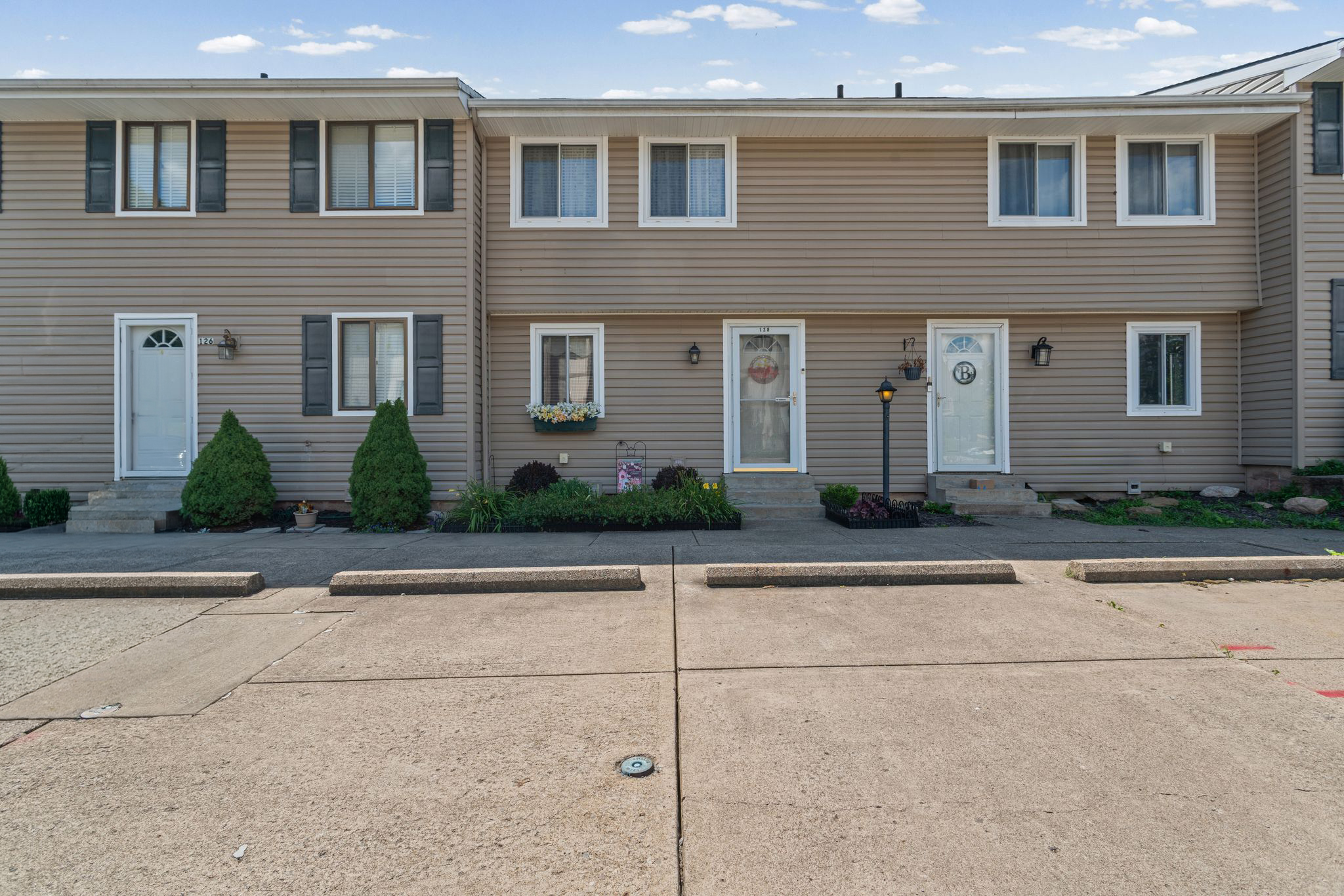  128 Arrowood Drive, Cranberry Township, PA 16066 - 物件實景