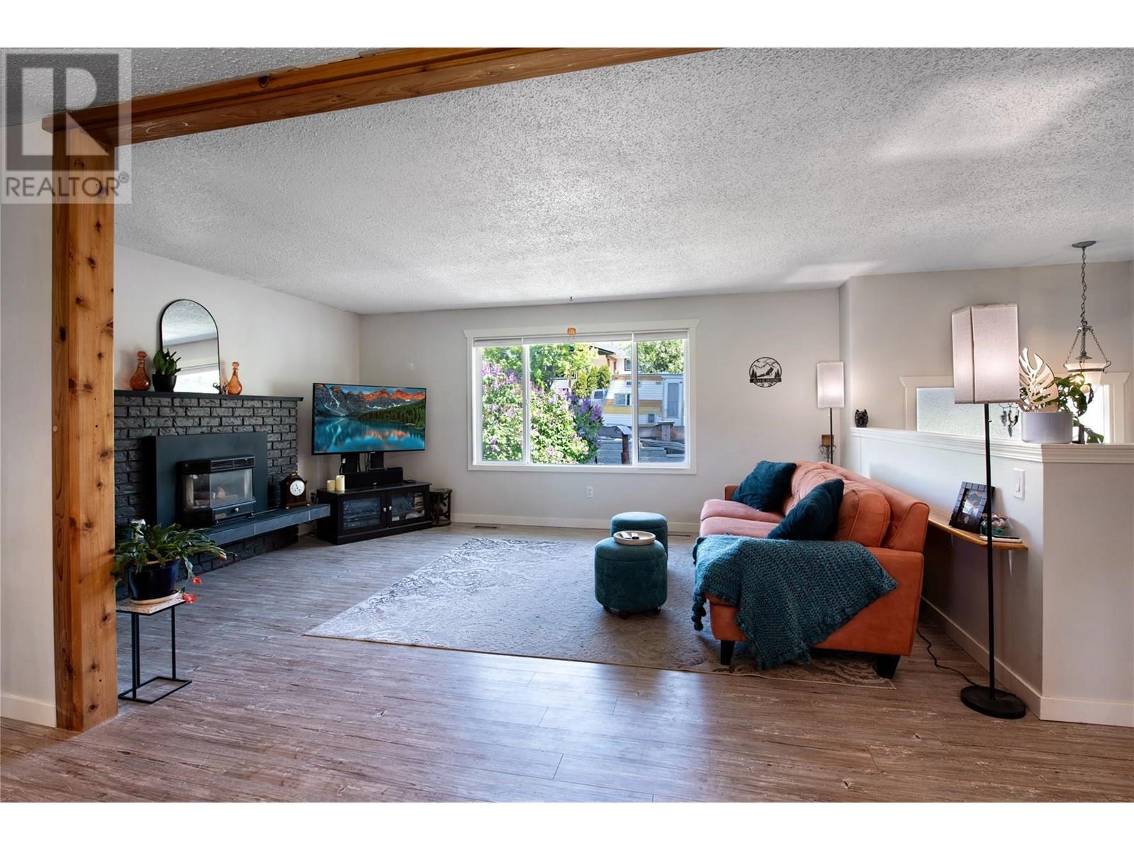 LAKE COUNTRY, British Columbia, V4V 1W2, CA, 4 Bedrooms Bedrooms, ,2 BathroomsBathrooms,Residential,For Sale,1896793