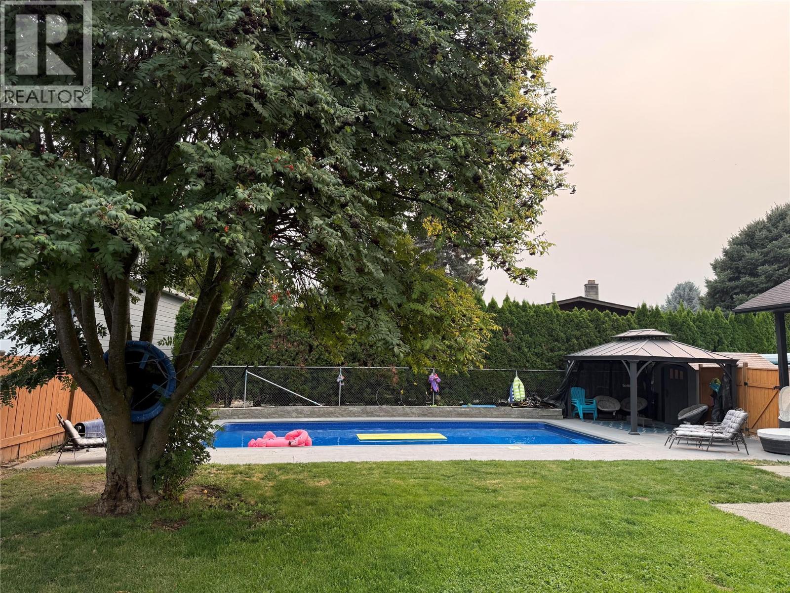 KAMLOOPS, British Columbia, V2H 1N1, CA, 4 Bedrooms Bedrooms, ,4 BathroomsBathrooms,Residential,For Sale,1947764