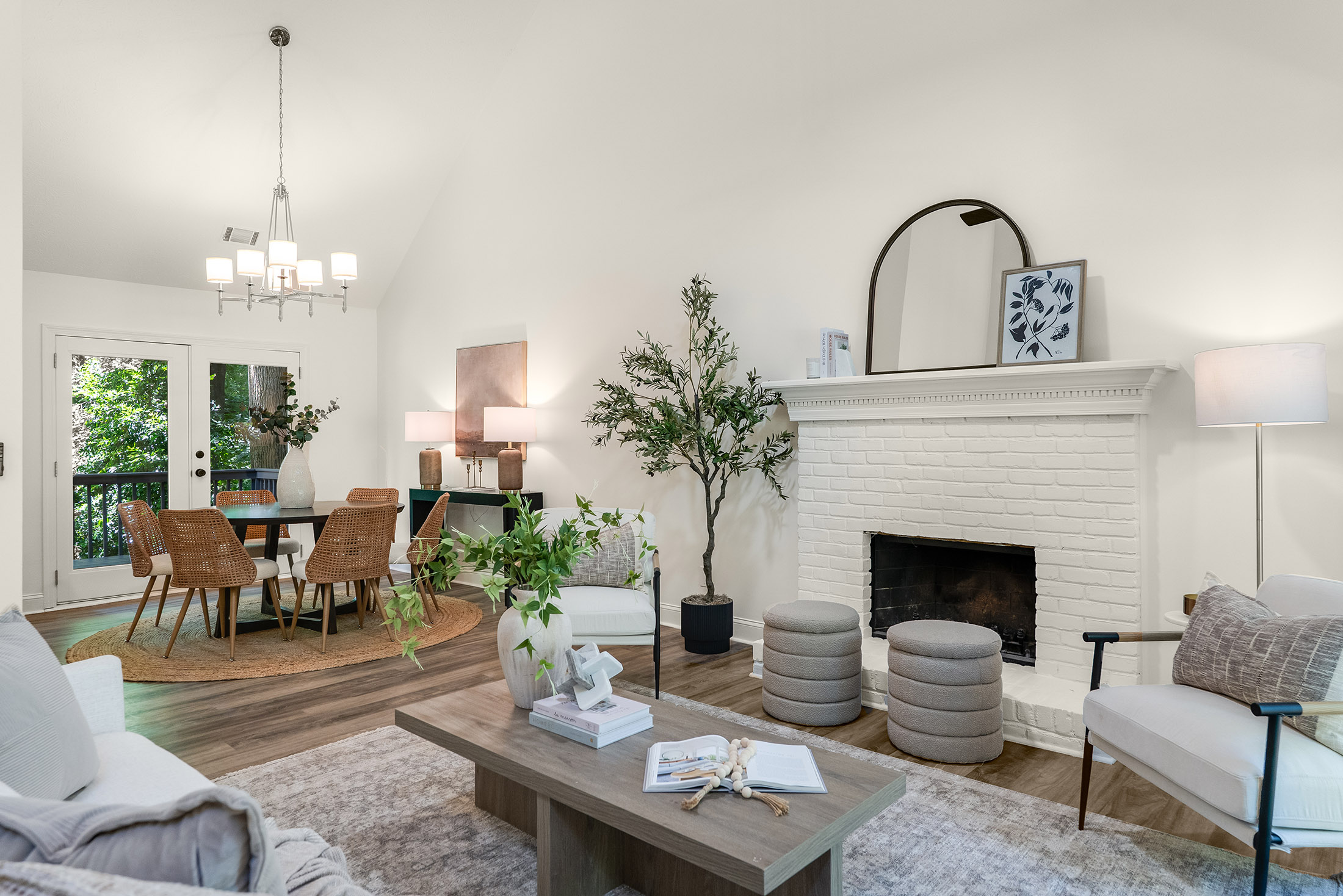  Exceptional Value in Mannings Ridge with Major Updates Throughout - 物件實景
