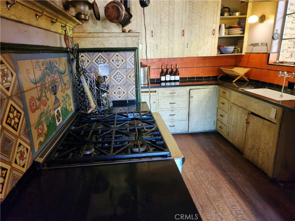 Riverside, California, 92501, United States, 4 Bedrooms Bedrooms, ,2 BathroomsBathrooms,Residential,For Sale,1966223