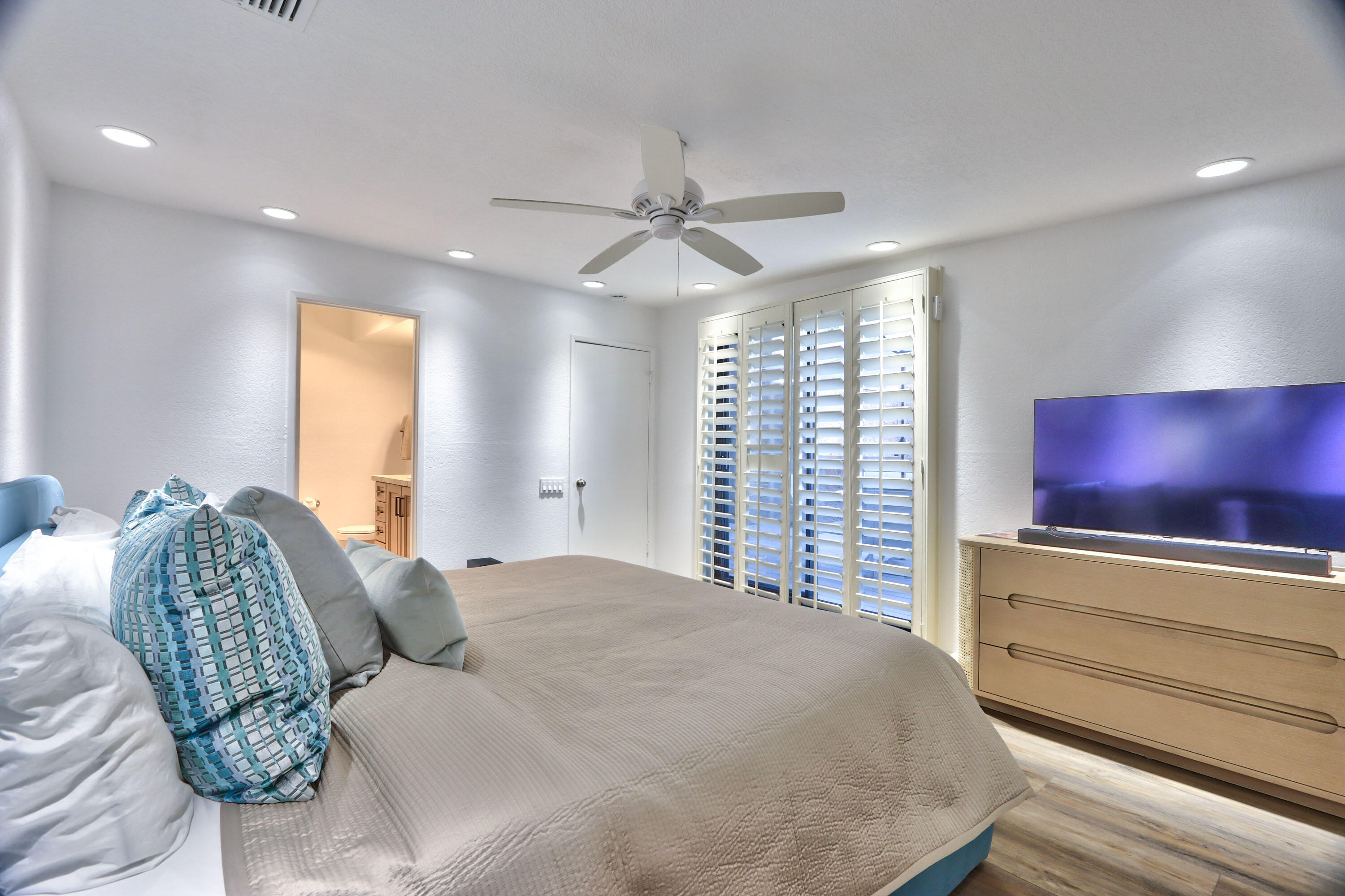 Palm Desert, California, 92260, United States, 2 Bedrooms Bedrooms, ,2 BathroomsBathrooms,Residential,For Sale,1956023