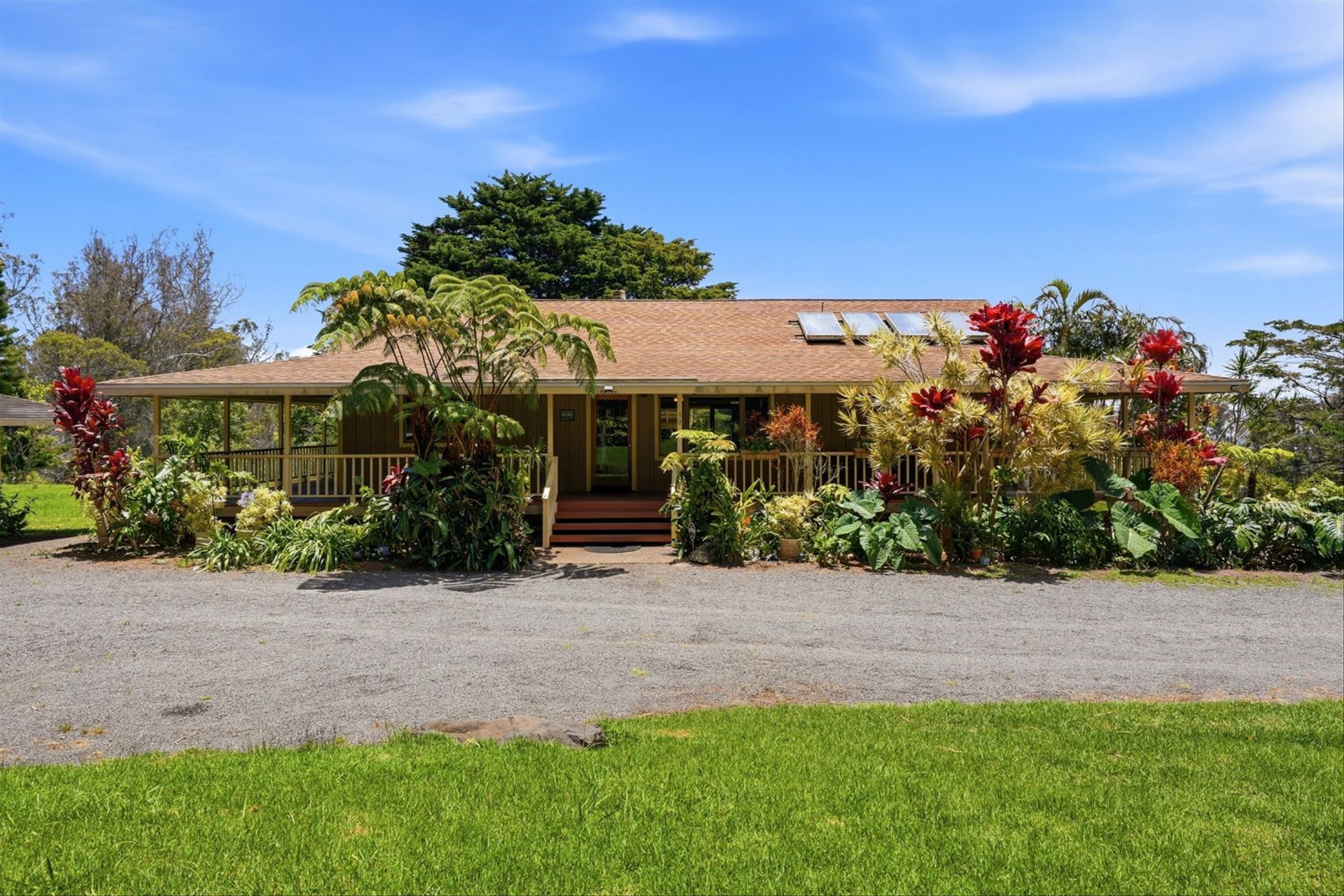  Single-level home on 2.5 fully fenced and gated acres - 物件實景