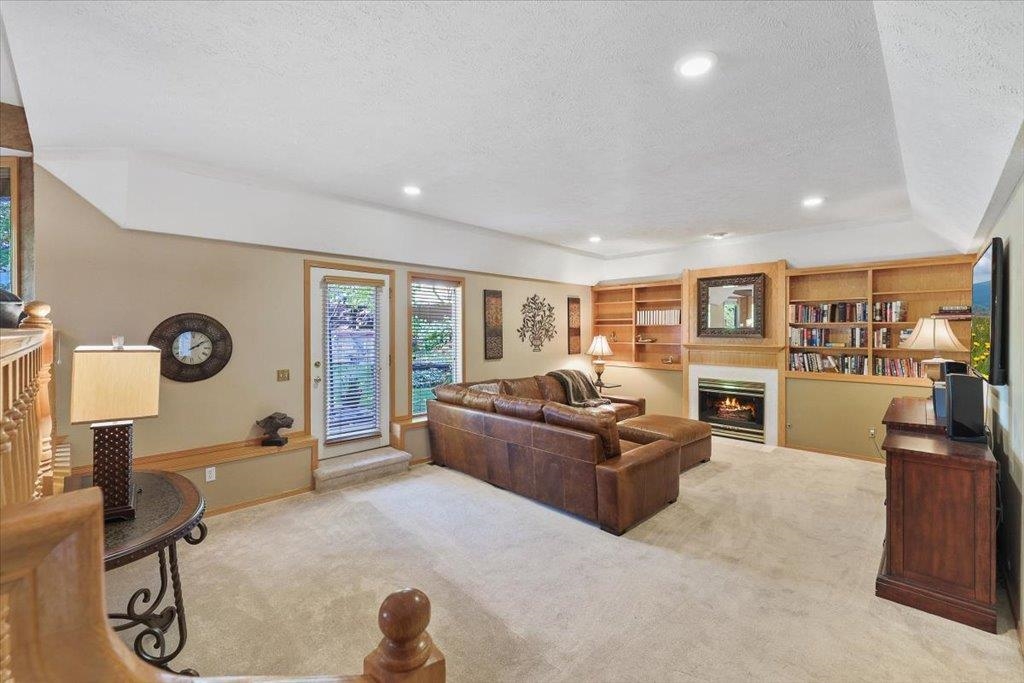 Spokane, Washington, 99223, United States, 5 Bedrooms Bedrooms, ,4 BathroomsBathrooms,Residential,For Sale,1988126