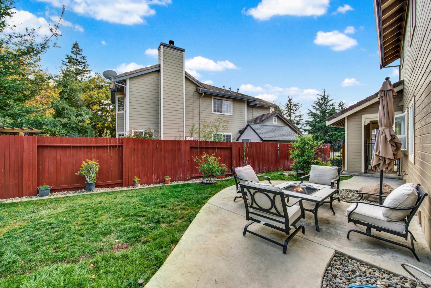 Dixon, California, 95620, United States, 5 Bedrooms Bedrooms, ,3 BathroomsBathrooms,Residential,For Sale,1992877