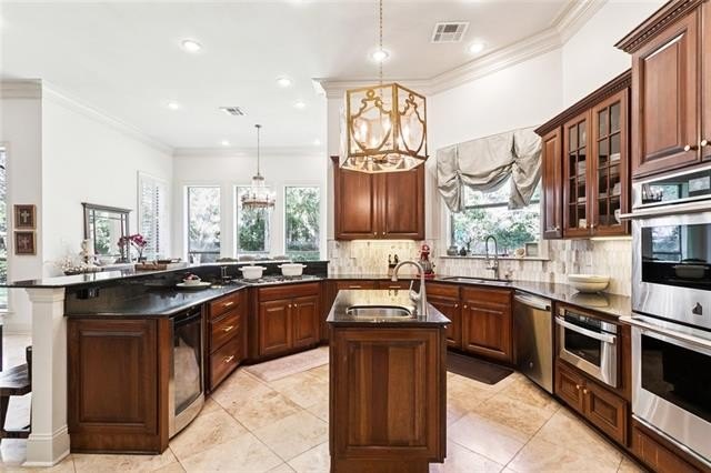 Madisonville, Louisiana, 70447, United States, 5 Bedrooms Bedrooms, ,4 BathroomsBathrooms,Residential,For Sale,1984460