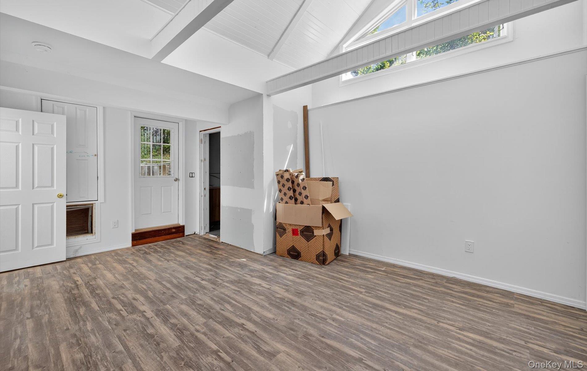 Northport, New York, 11768, United States, 2 Bedrooms Bedrooms, ,2 BathroomsBathrooms,Residential,For Sale,1941048