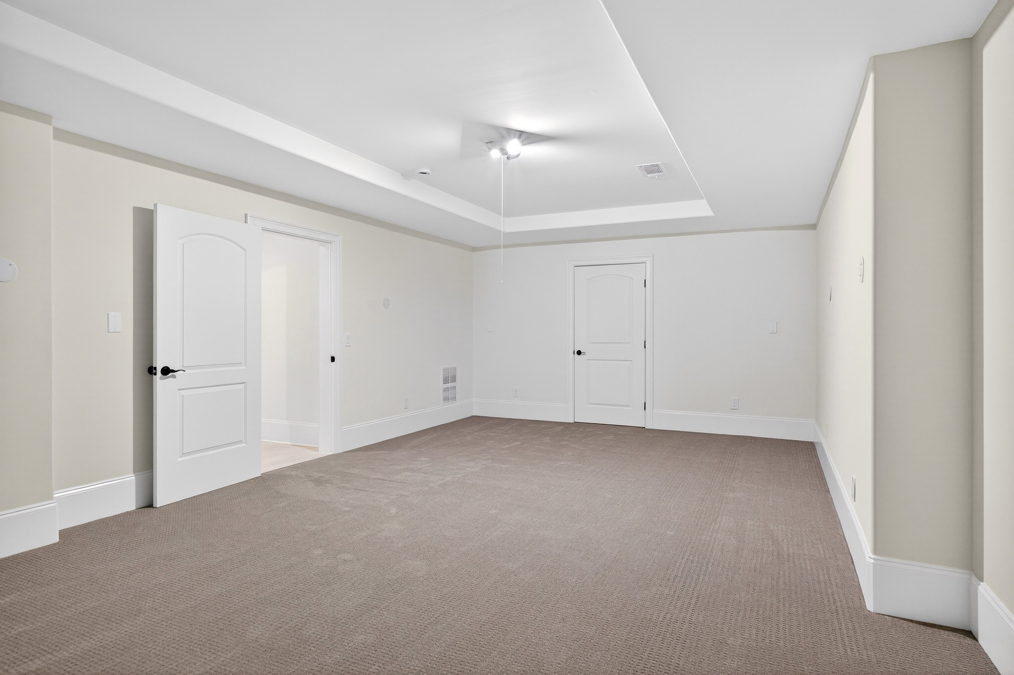  Elegant Home Offering Luxury, Functionality, and Privacy - 物件實景