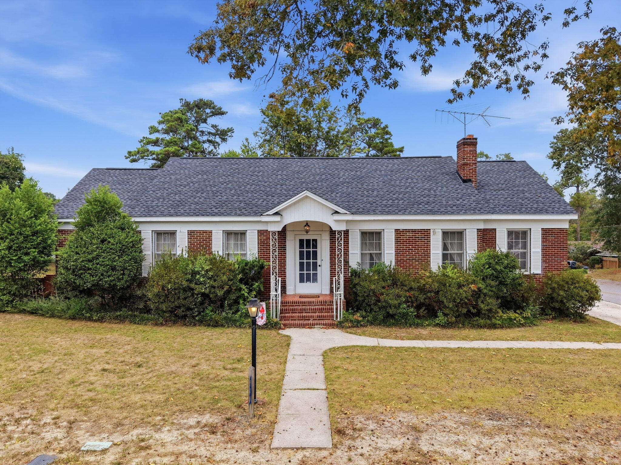 Naples Ave, Cayce, SC 29033