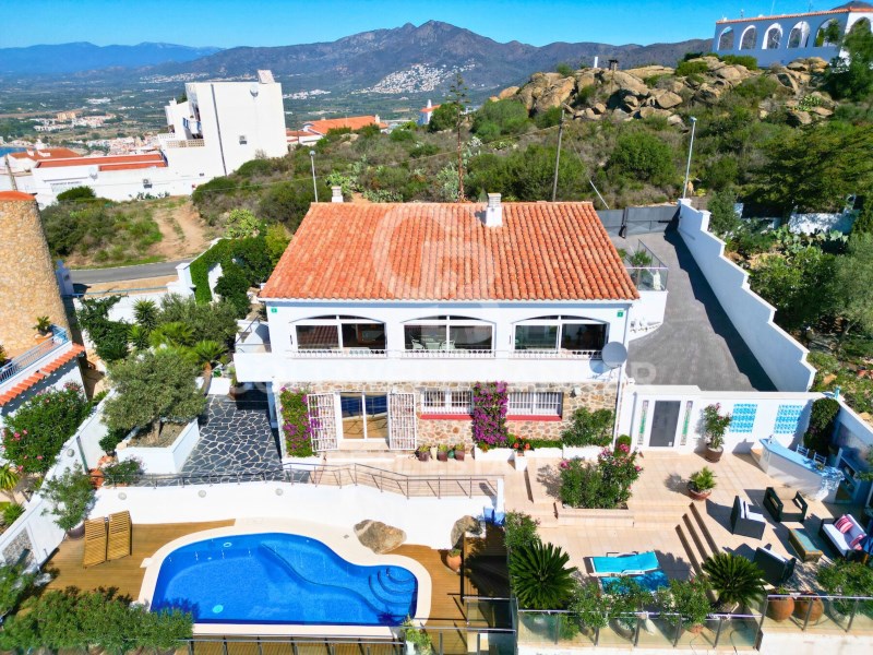 Girona, Roses, Port Esportiu - Puig Rom - Canyelle, Roses, Catalonia, ES, 5 Bedrooms Bedrooms, ,3 BathroomsBathrooms,Residential,For Sale,Girona, Roses, Port Esportiu - Puig Rom - Canyelle,1626274