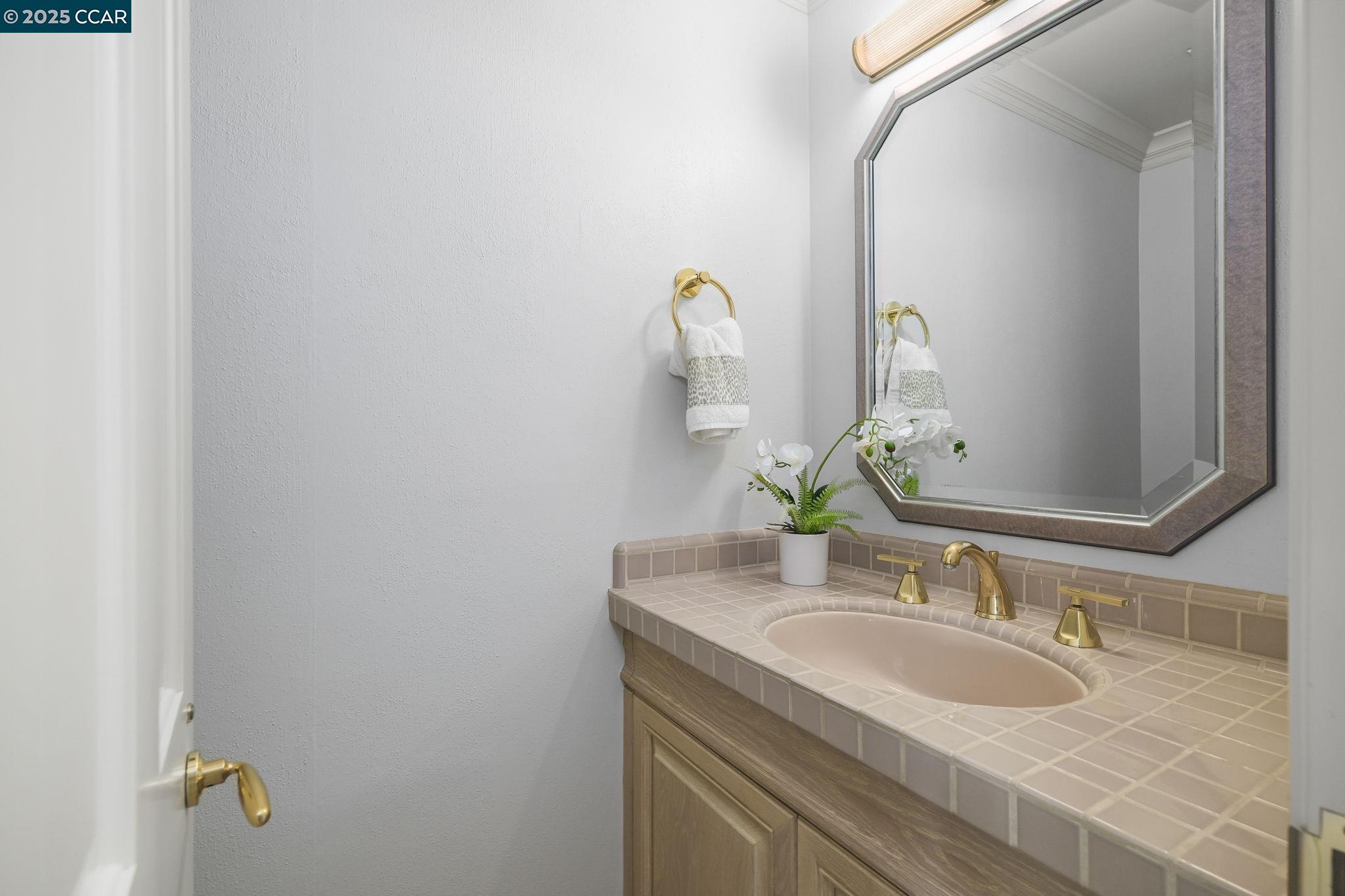 Walnut Creek, California, 94598, United States, 3 Bedrooms Bedrooms, ,3 BathroomsBathrooms,Residential,For Sale,1940979