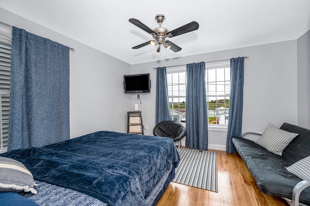 Salisbury, Massachusetts, 01952, United States, 4 Bedrooms Bedrooms, ,3 BathroomsBathrooms,Residential,For Sale,1899525
