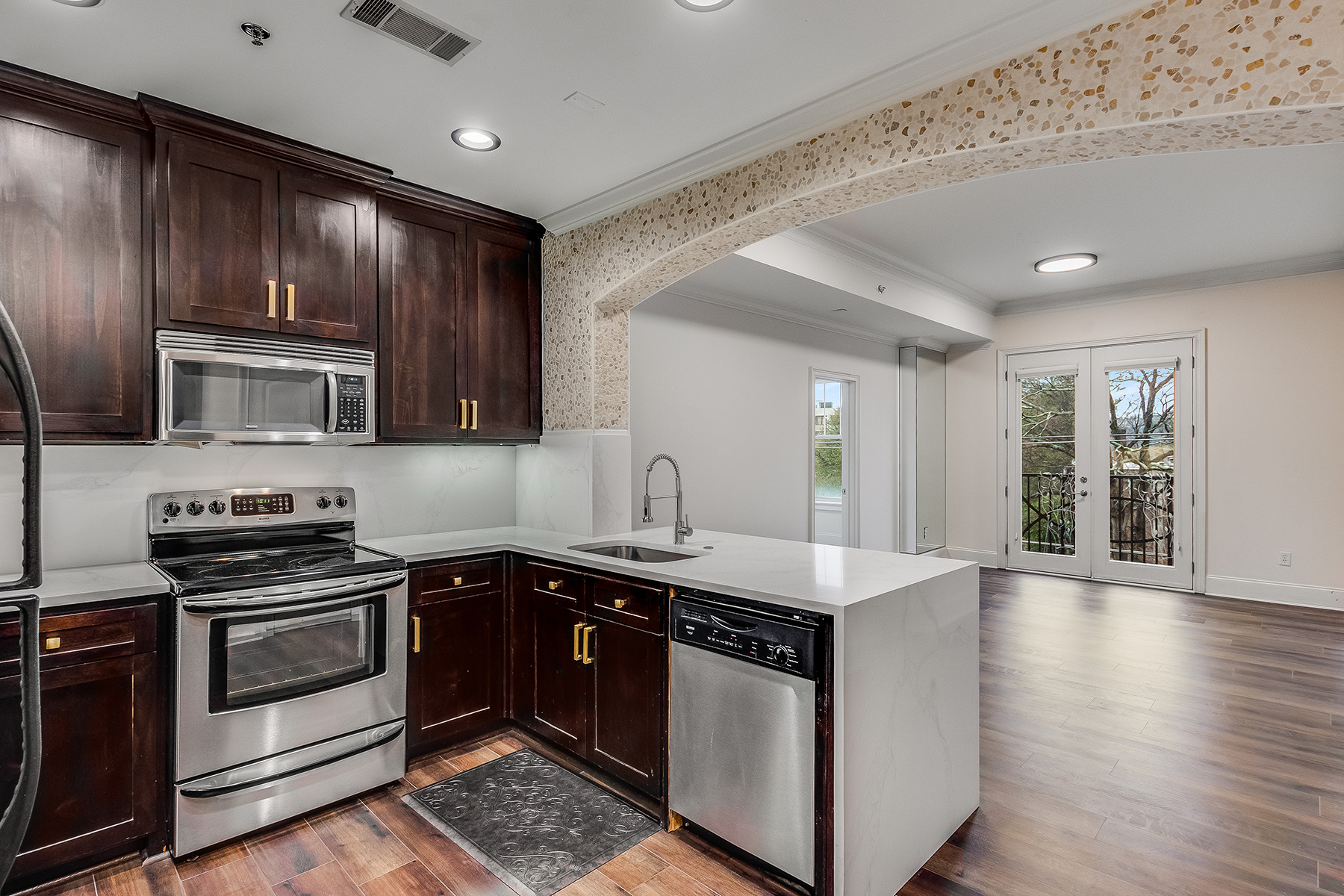 Fully Updated Condo in Ideal Intown Location - 物件實景