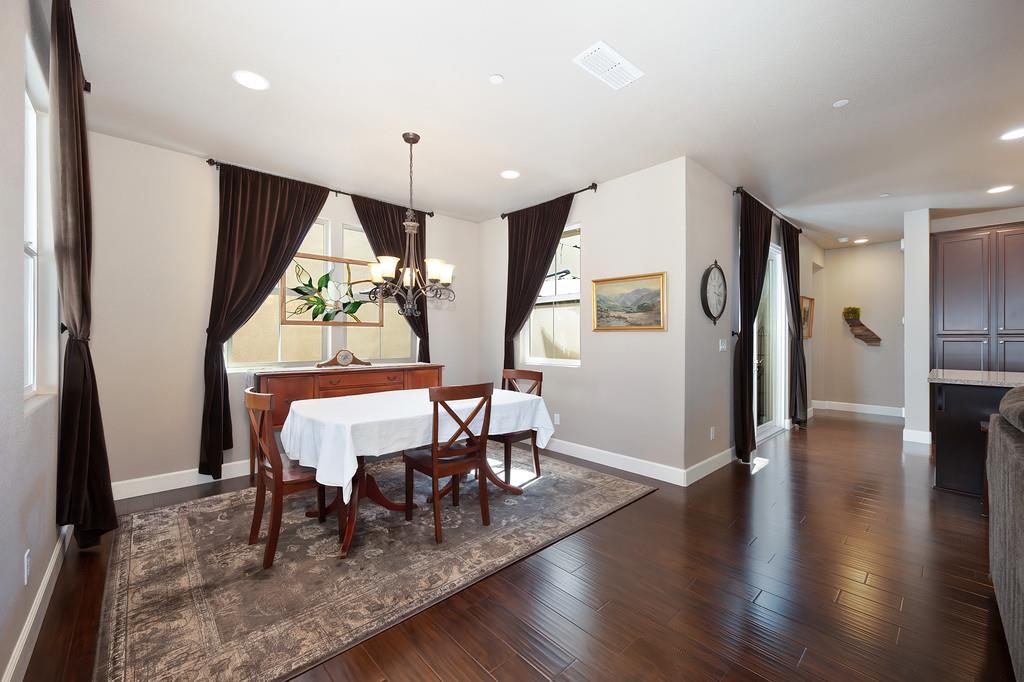 Folsom, California, 95630, United States, 2 Bedrooms Bedrooms, ,3 BathroomsBathrooms,Residential,For Sale,1917573