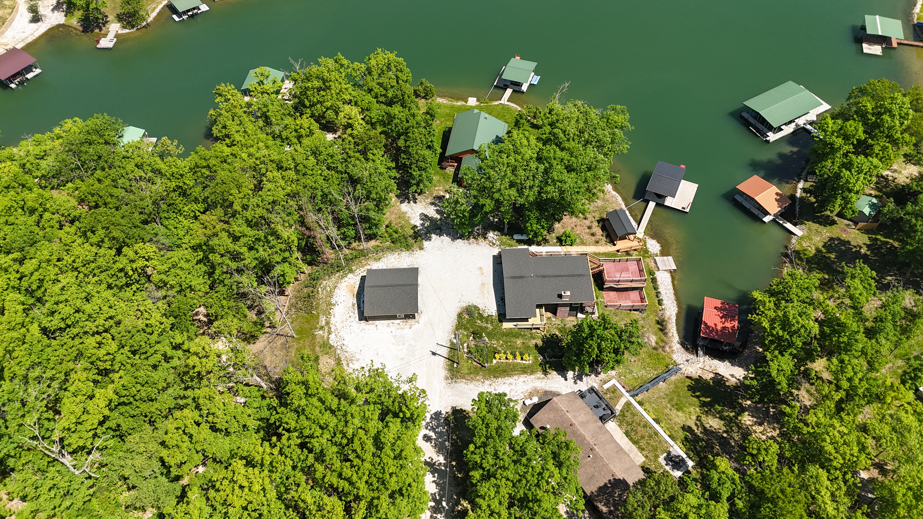 Keytesville, Missouri, 65261, United States, 4 Bedrooms Bedrooms, ,3 BathroomsBathrooms,Residential,For Sale,2048618