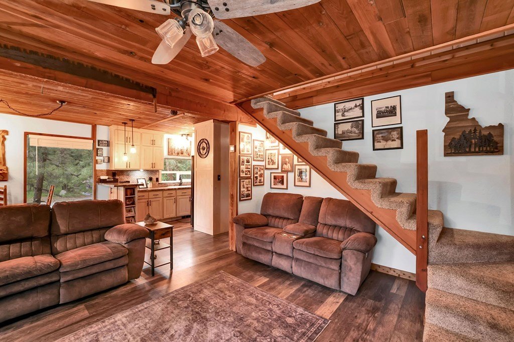 McCall, Idaho, 83638, United States, 5 Bedrooms Bedrooms, ,3 BathroomsBathrooms,Residential,For Sale,1881476
