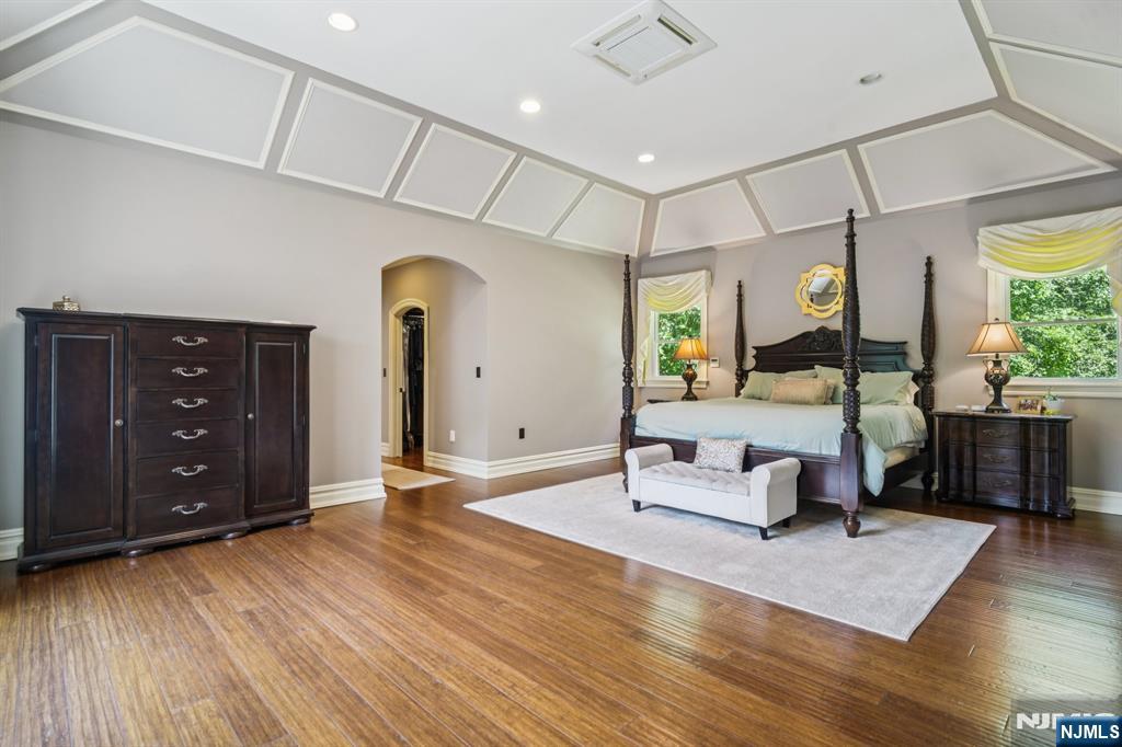 Oakland, New Jersey, 07436, United States, 5 Bedrooms Bedrooms, ,5 BathroomsBathrooms,Residential,For Sale,1907323