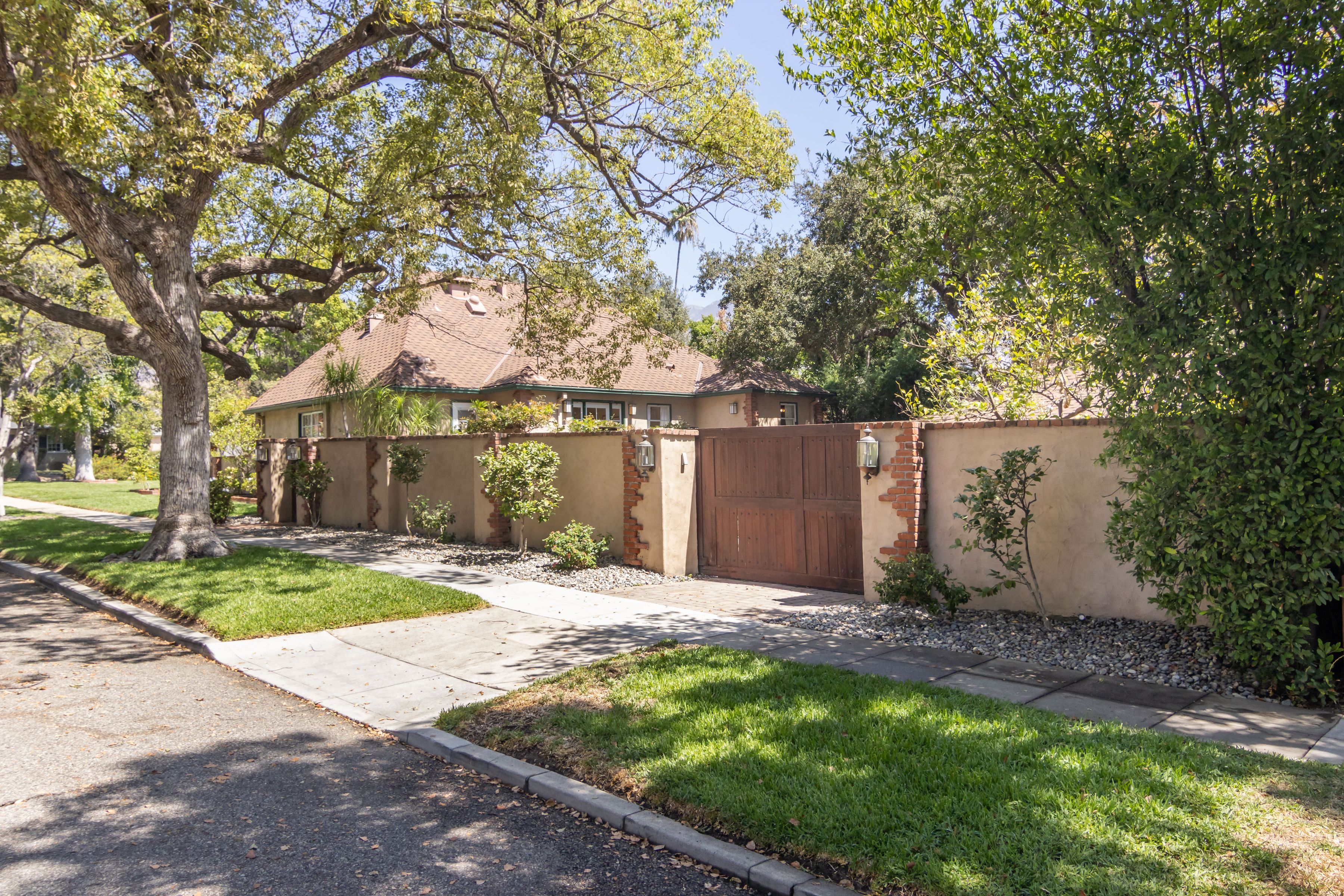 Charming 1929 English Revival on a Premier Pasadena Corner Lot - 物件實景