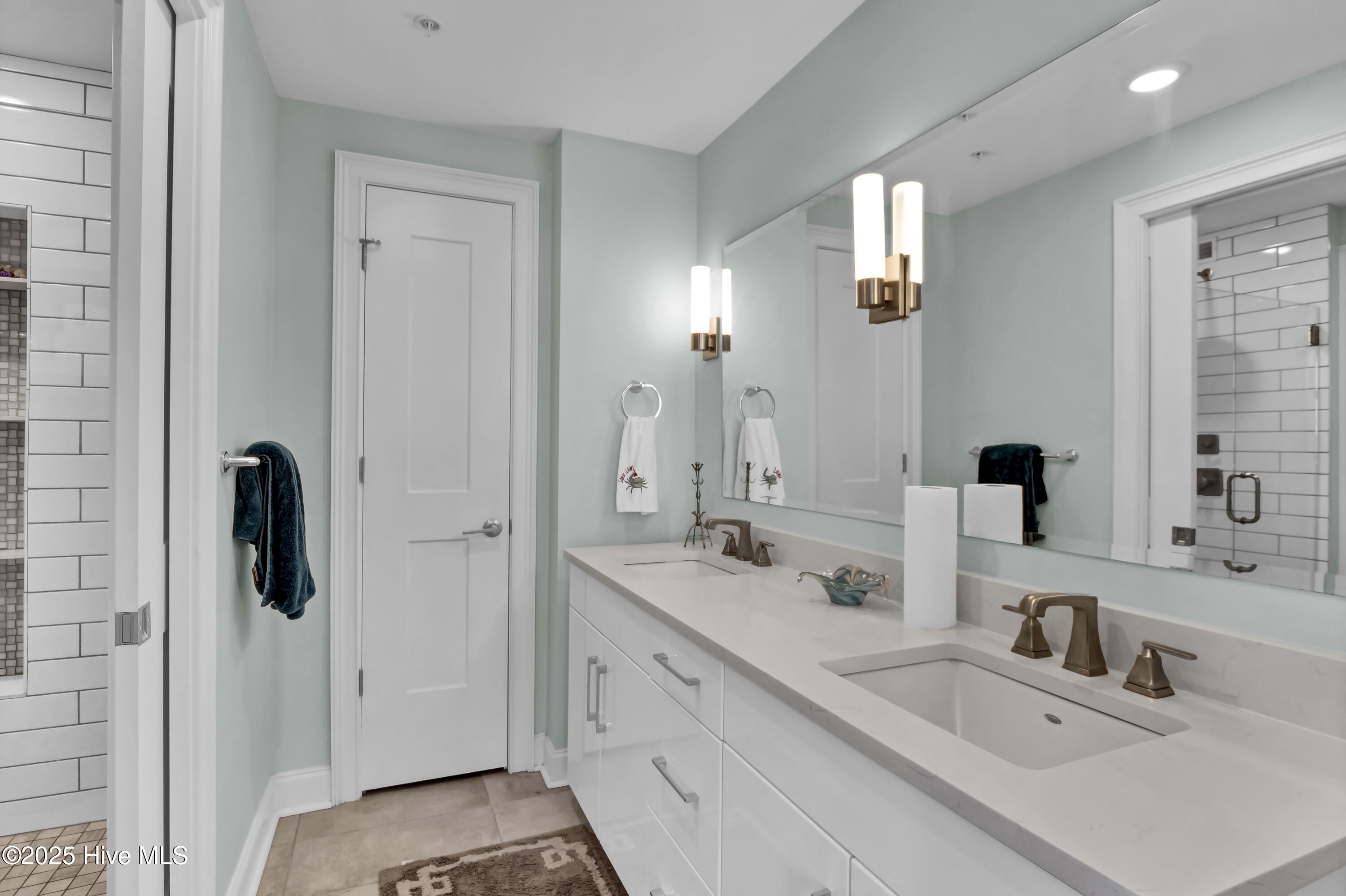 Wilmington, North Carolina, 28401, United States, 1 Bedroom Bedrooms, ,2 BathroomsBathrooms,Residential,For Sale,1917150