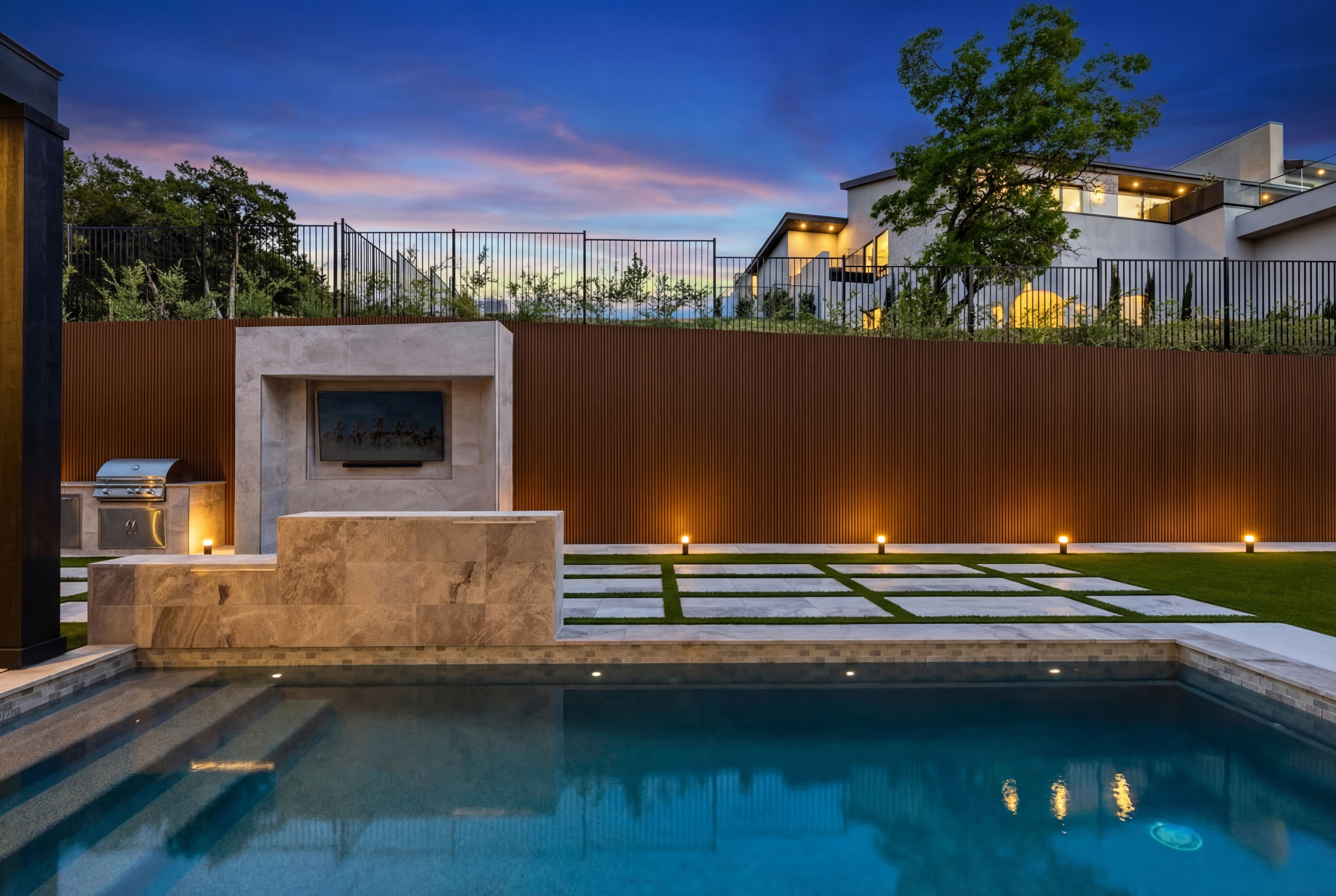  Bold Contemporary Estate for Elevated Living - 物件實景
