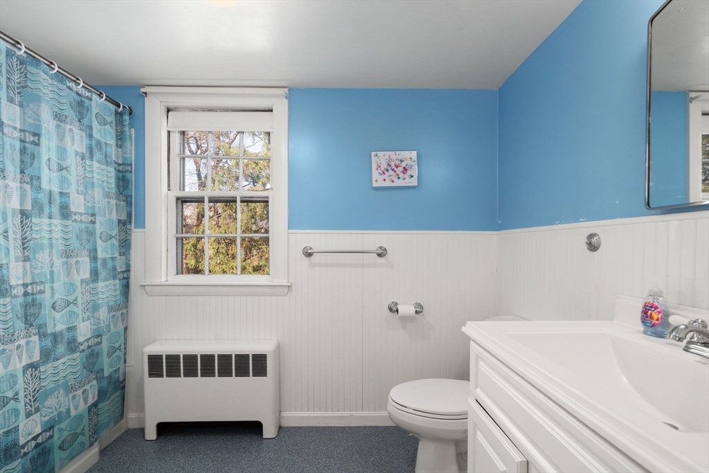 Weston, Massachusetts, 02493, United States, 4 Bedrooms Bedrooms, ,3 BathroomsBathrooms,Residential,For Sale,1804210