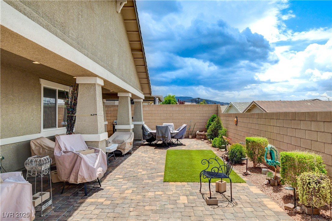 Henderson, Nevada, 89011, United States, 3 Bedrooms Bedrooms, ,2 BathroomsBathrooms,Residential,For Sale,1848397