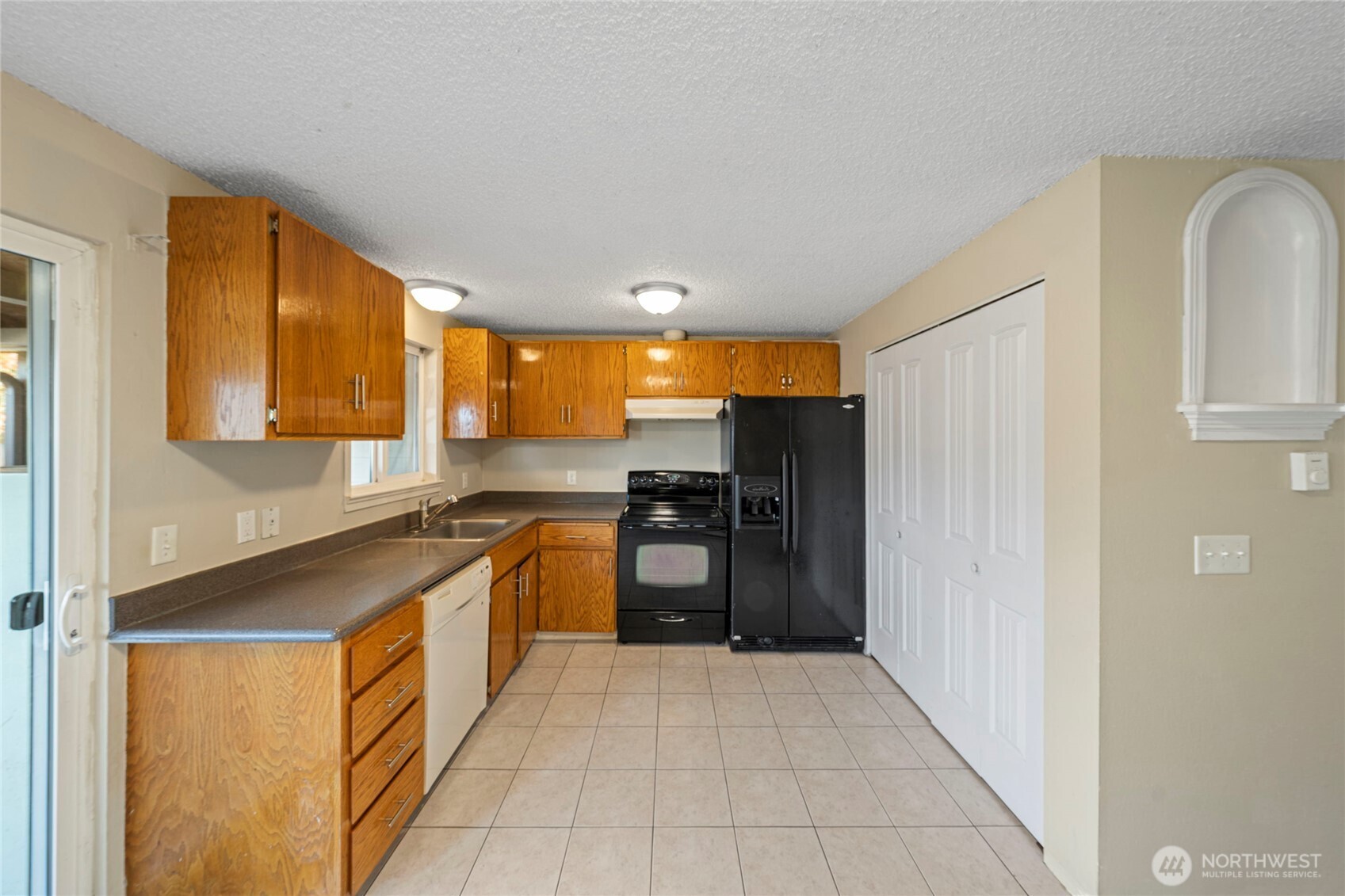 Auburn, Washington, 98001, United States, ,Residential,For Sale,1992028