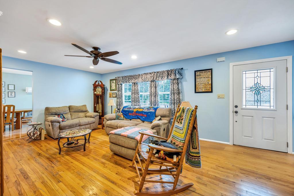 Islip Terrace, New York, 11752, United States, 3 Bedrooms Bedrooms, ,3 BathroomsBathrooms,Residential,For Sale,1898888