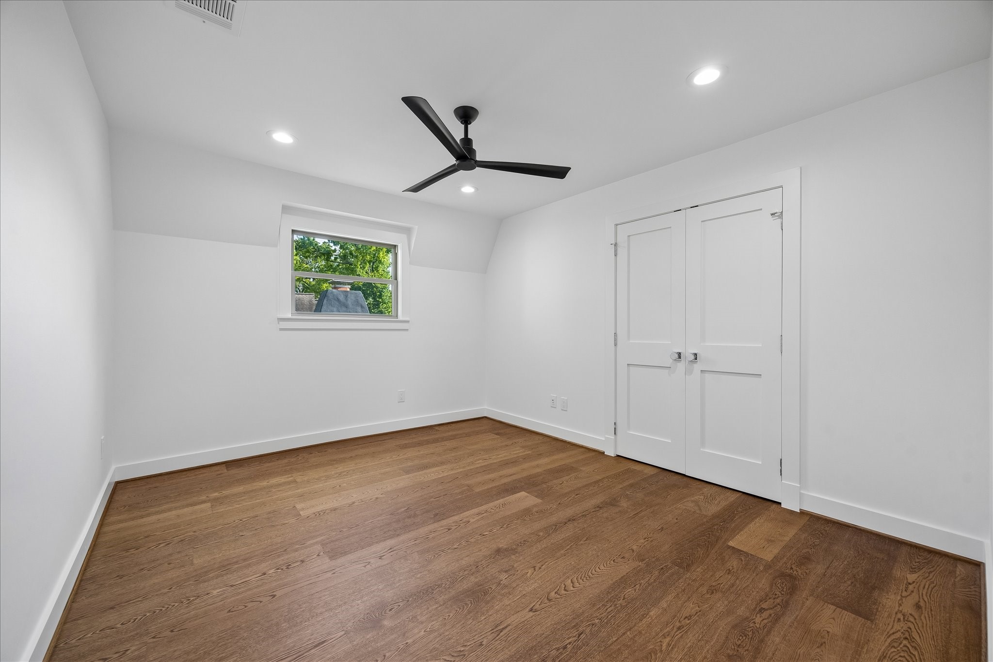  620 Stoneleigh Drive - 物件實景