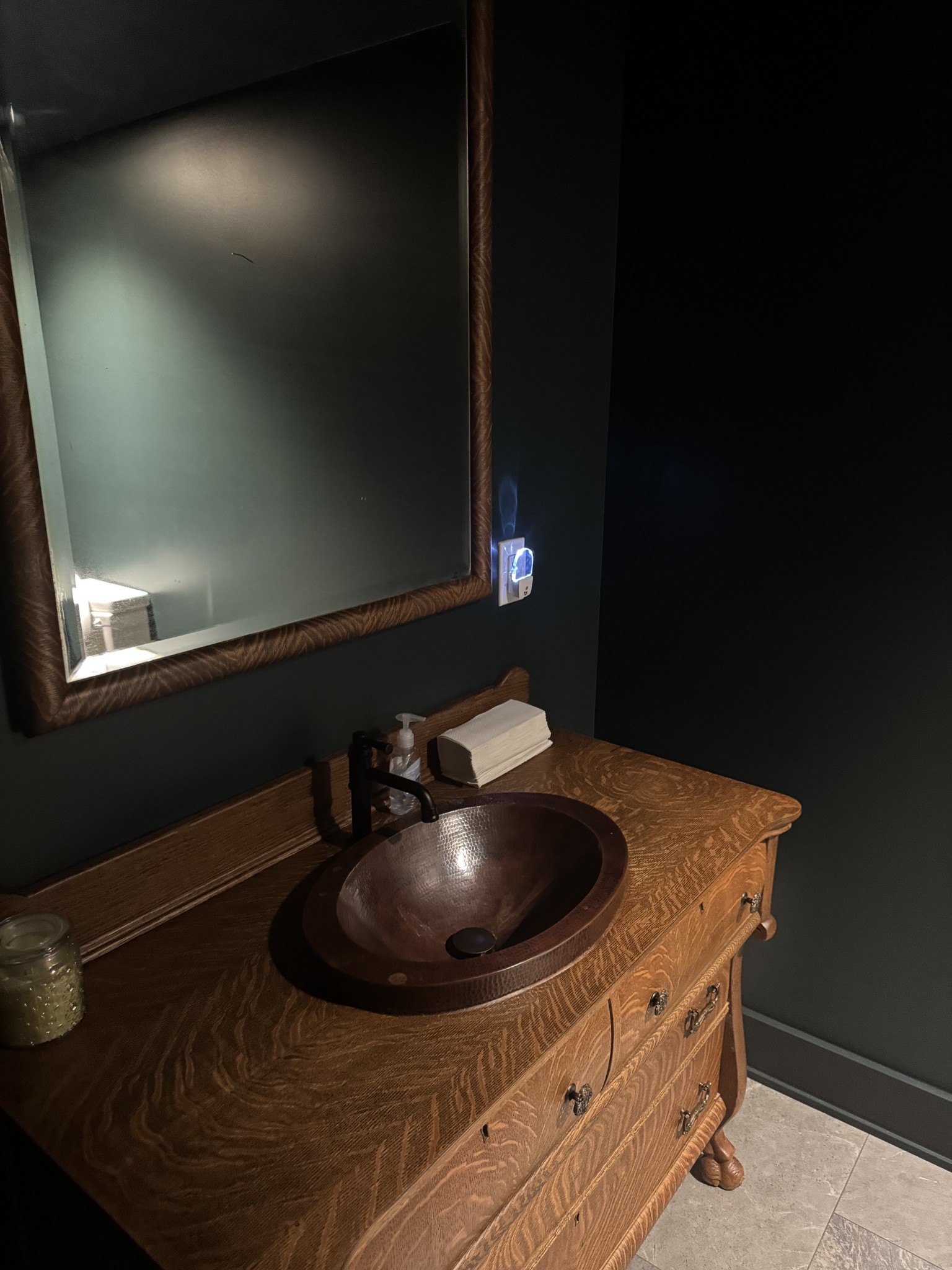 Hendersonville, Tennessee, 37075, United States, 6 Bedrooms Bedrooms, ,5 BathroomsBathrooms,Residential,For Sale,1993824