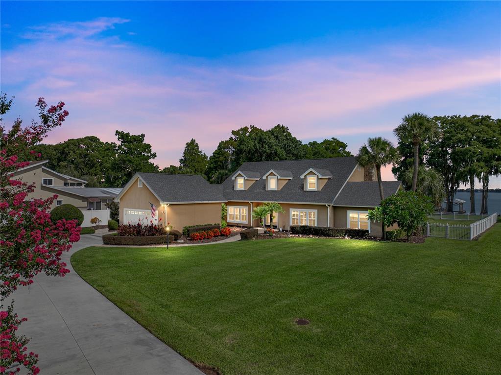 Winter Haven, Florida, 33884, United States, 3 Bedrooms Bedrooms, ,4 BathroomsBathrooms,Residential,For Sale,1895737