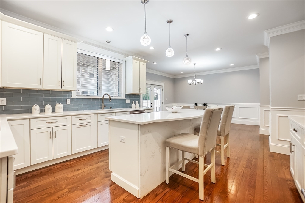 Newton, Massachusetts, 02460, United States, 4 Bedrooms Bedrooms, ,5 BathroomsBathrooms,Residential,For Sale,1929492