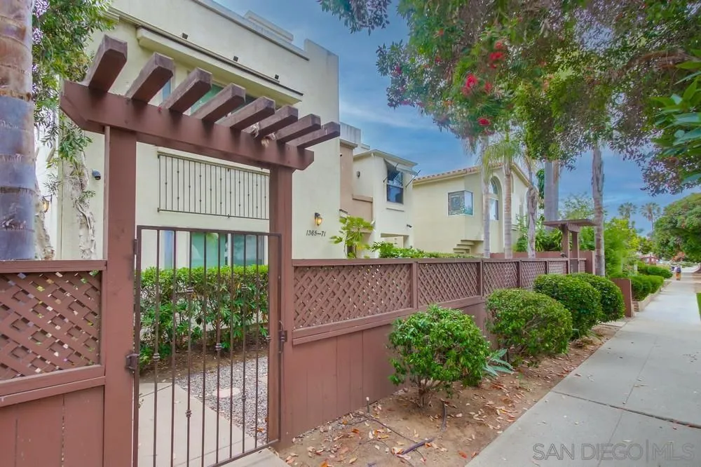 San Diego, California, 92109, United States, 2 Bedrooms Bedrooms, ,3 BathroomsBathrooms,Residential,For Sale,1901118