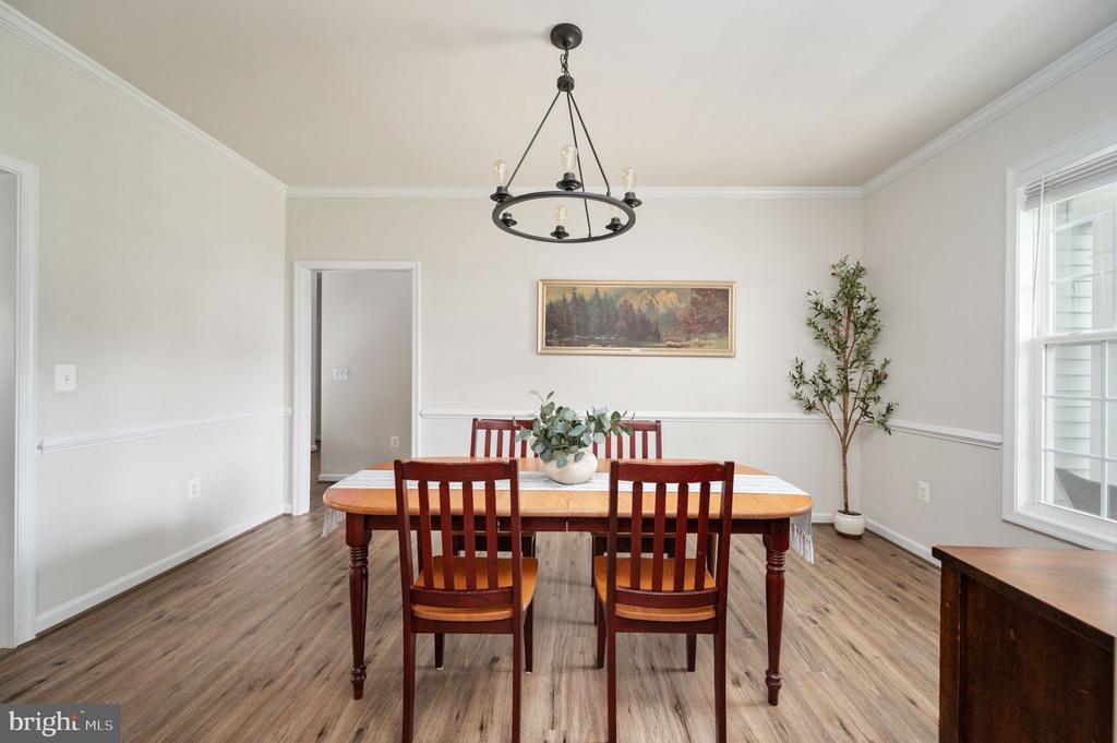 Fredericksburg, Virginia, 22406, United States, 5 Bedrooms Bedrooms, ,4 BathroomsBathrooms,Residential,For Sale,2005971