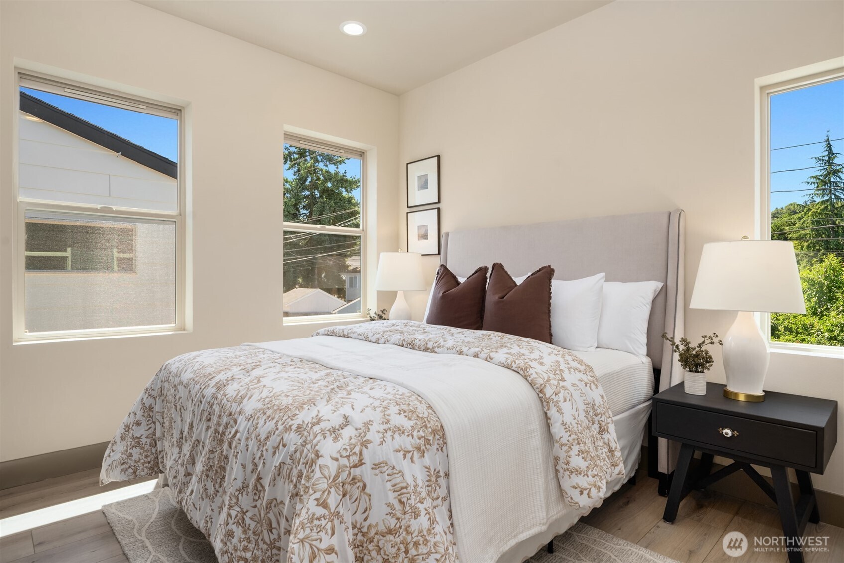 Seattle, Washington, 98106, United States, 2 Bedrooms Bedrooms, ,2 BathroomsBathrooms,Residential,For Sale,1902670