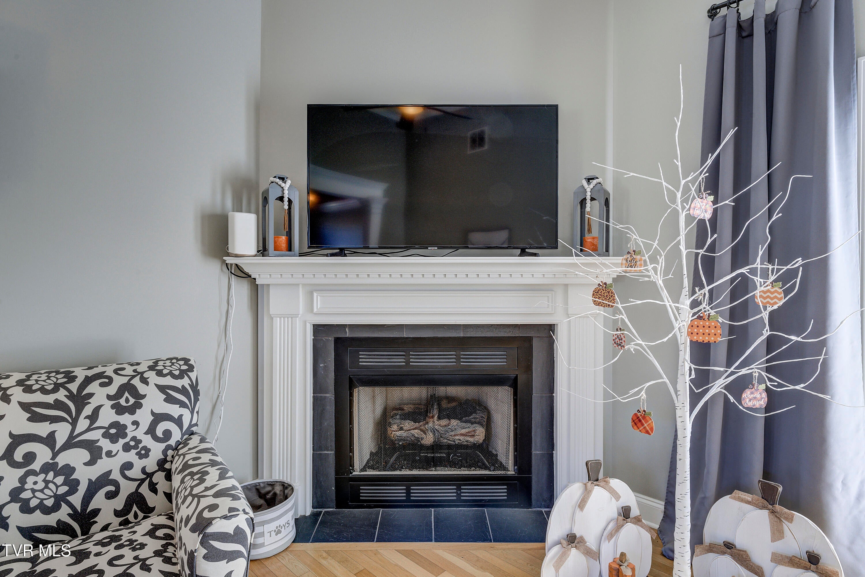 Johnson City, Tennessee, 37604, United States, 5 Bedrooms Bedrooms, ,3 BathroomsBathrooms,Residential,For Sale,1964815