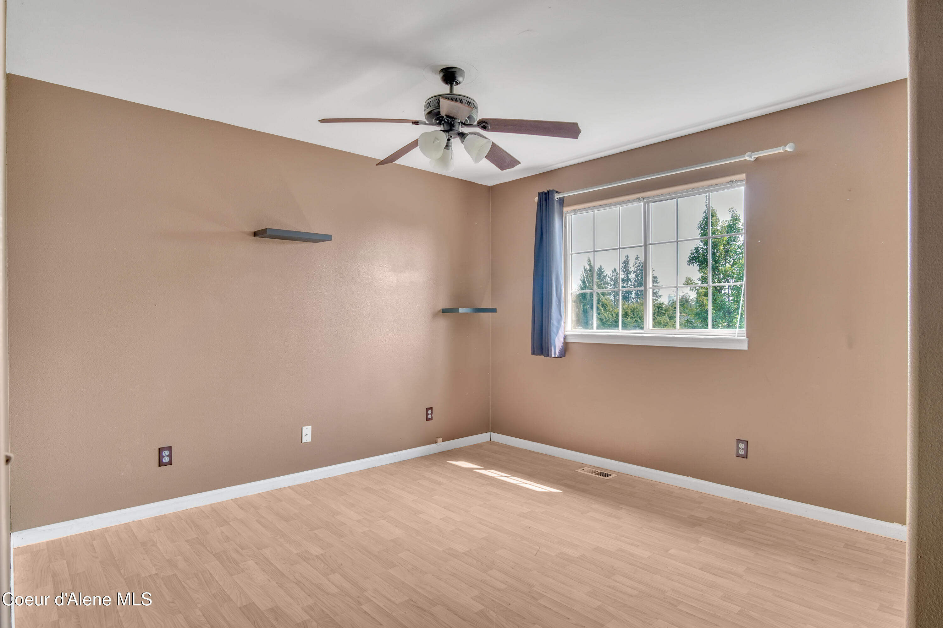 Hayden, Idaho, 83835, United States, 3 Bedrooms Bedrooms, ,3 BathroomsBathrooms,Residential,For Sale,1937119