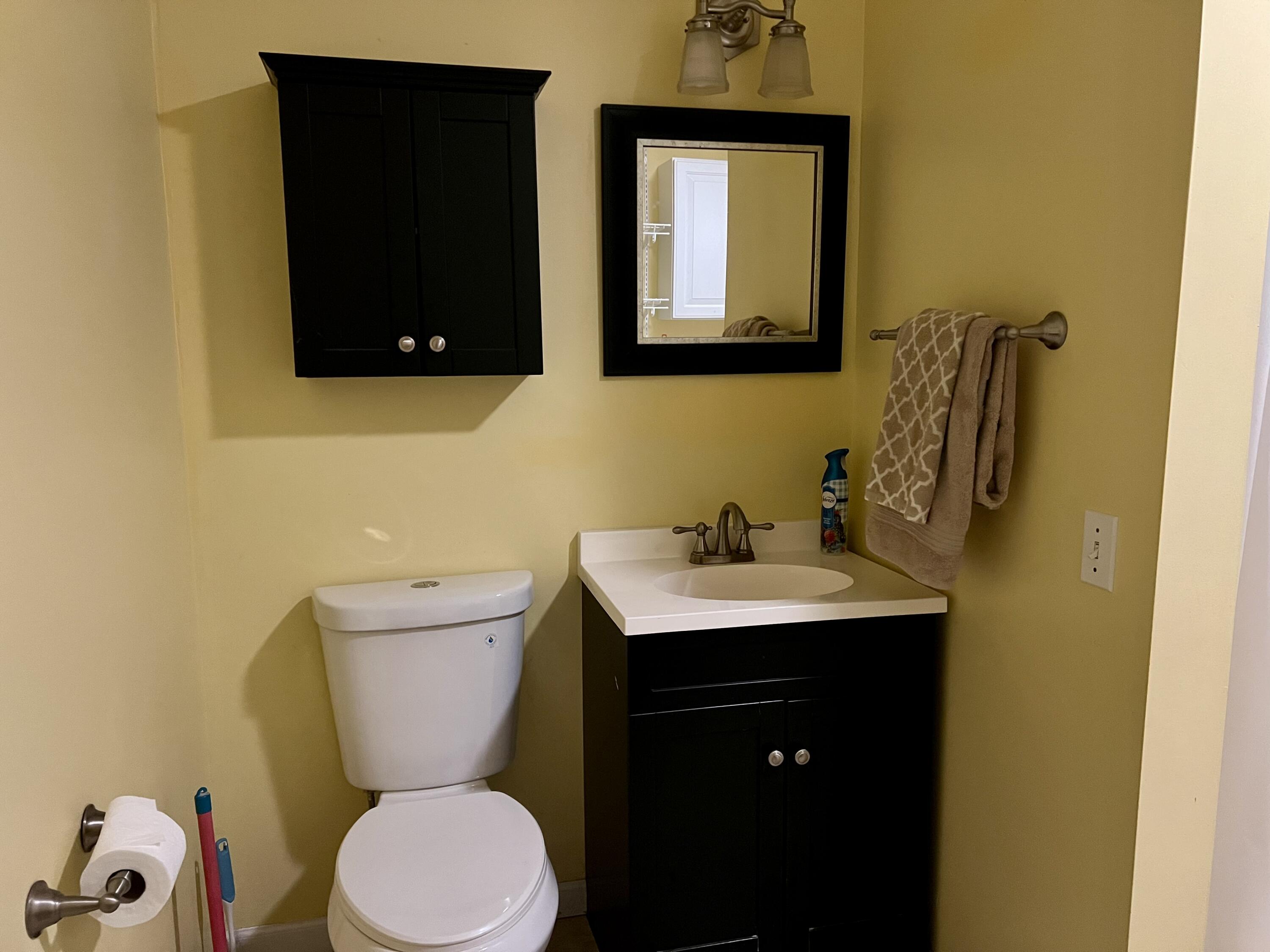 Hope, Maine, 04847, United States, 3 Bedrooms Bedrooms, ,3 BathroomsBathrooms,Residential,For Sale,1938811