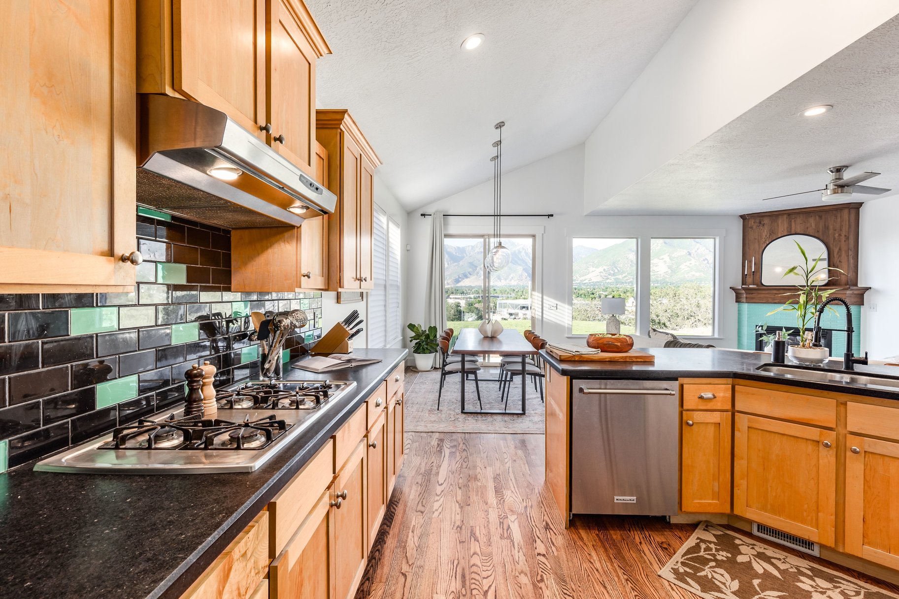  rocklin retreat where  majestic mountains meets city views - 物件實景