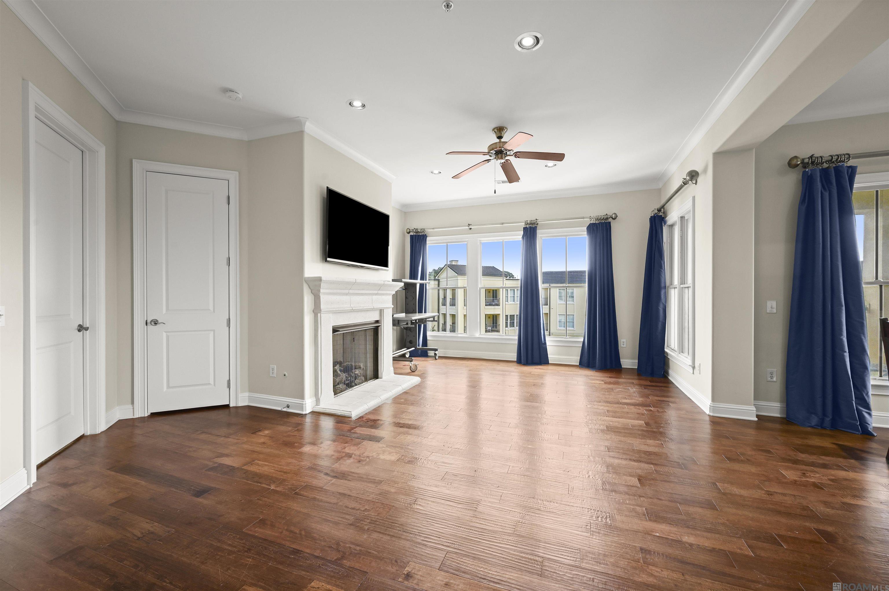 Baton Rouge, Louisiana, 70808, United States, 3 Bedrooms Bedrooms, ,2 BathroomsBathrooms,Residential,For Sale,1980847