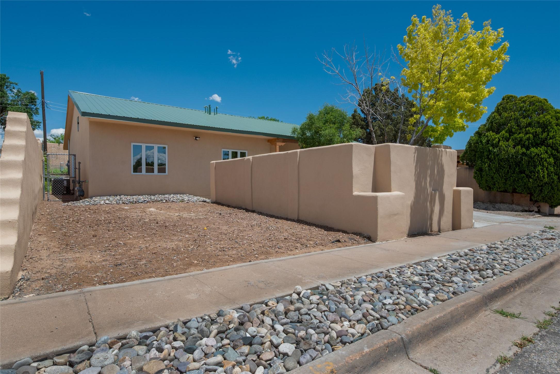 Santa Fe, New Mexico, 87507, United States, 3 Bedrooms Bedrooms, ,2 BathroomsBathrooms,Residential,For Sale,1877407