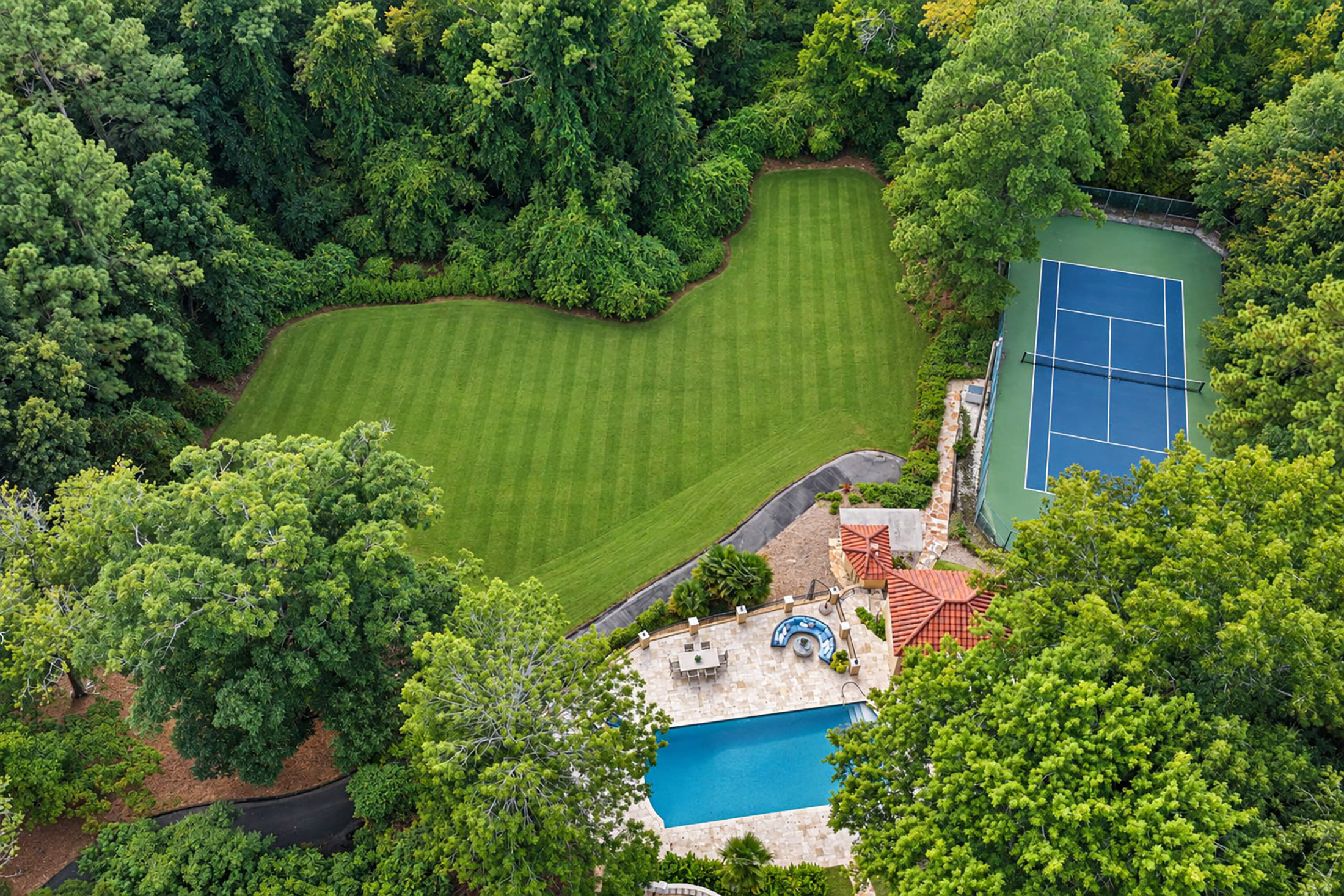  Remarkable Spanish-style Estate on 3.8+/- Private Acres - 物件實景