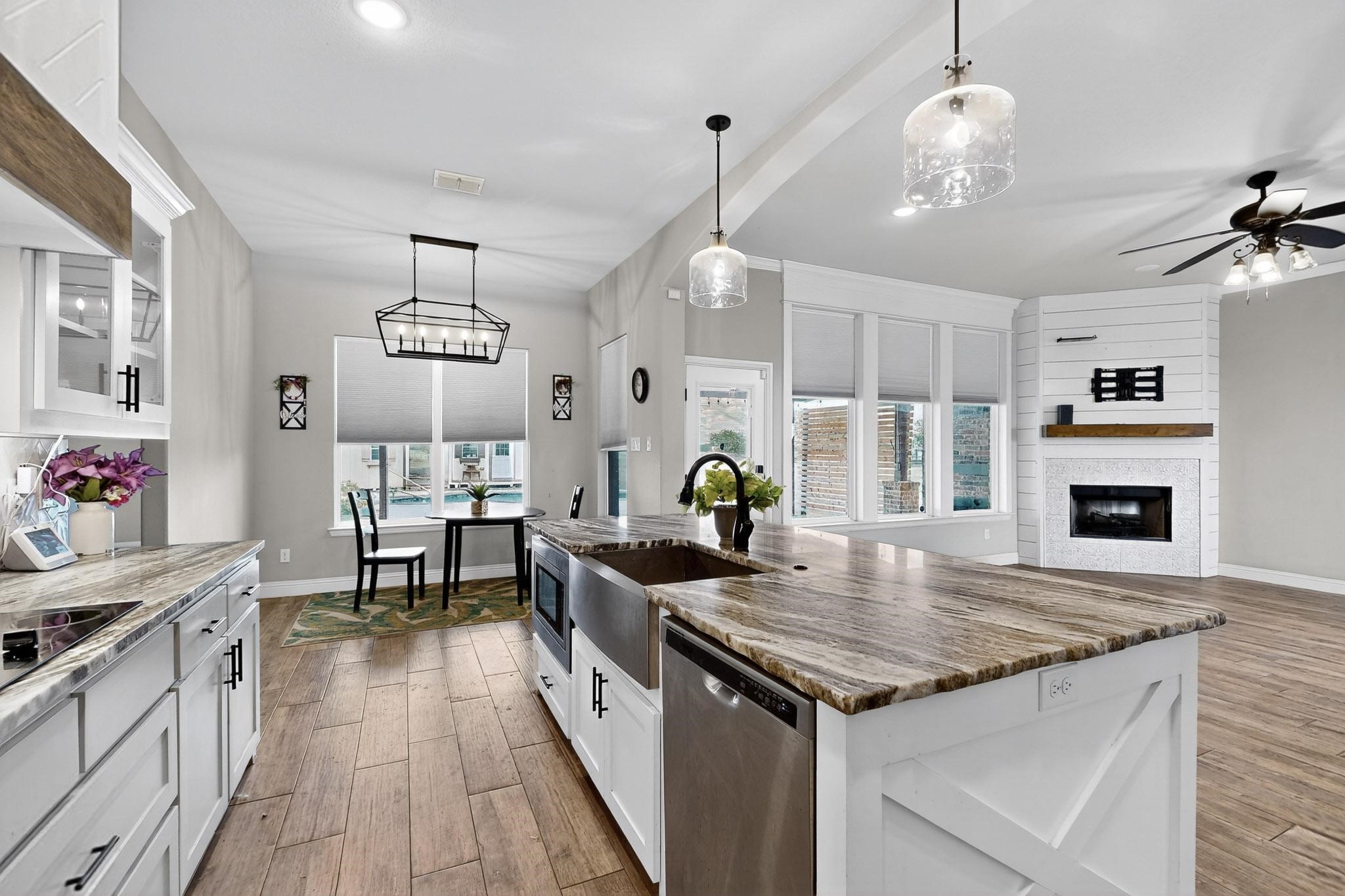 Godley, Texas, 76044, United States, 4 Bedrooms Bedrooms, ,3 BathroomsBathrooms,Residential,For Sale,1956819