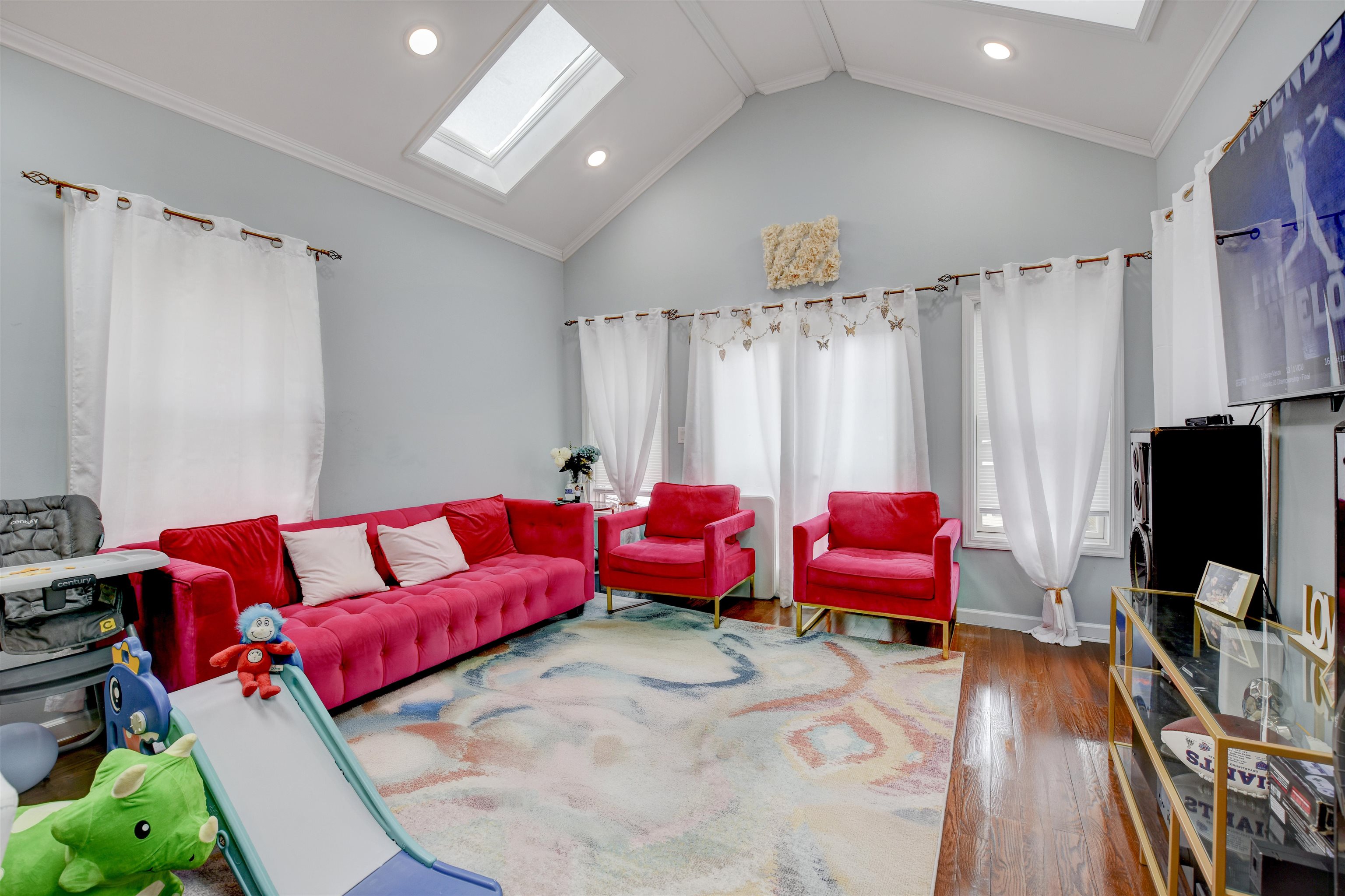 Bayonne, New Jersey, 07002, United States, 7 Bedrooms Bedrooms, ,5 BathroomsBathrooms,Residential,For Sale,1907517